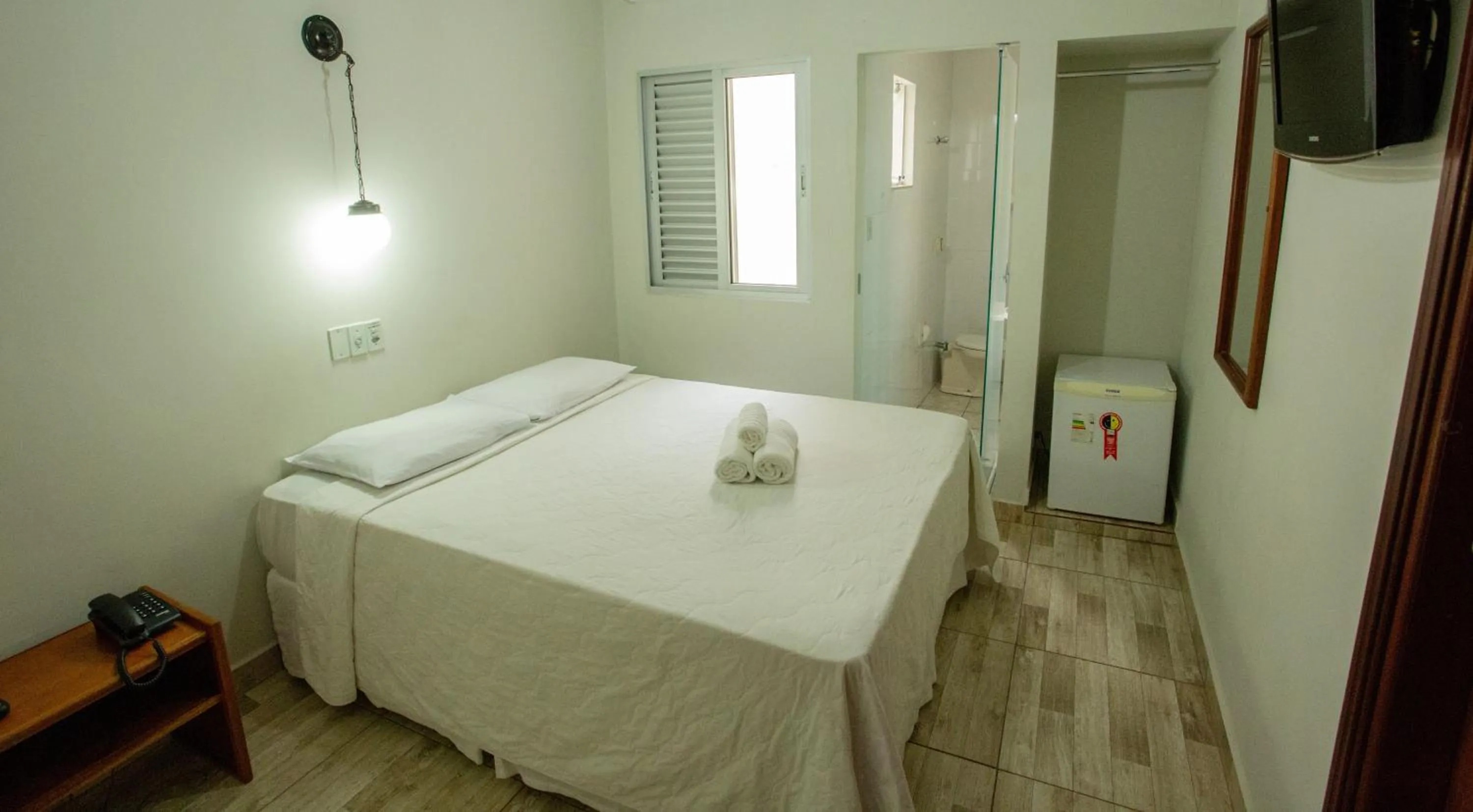 Bedroom, Bed in Carlton Plaza Torre