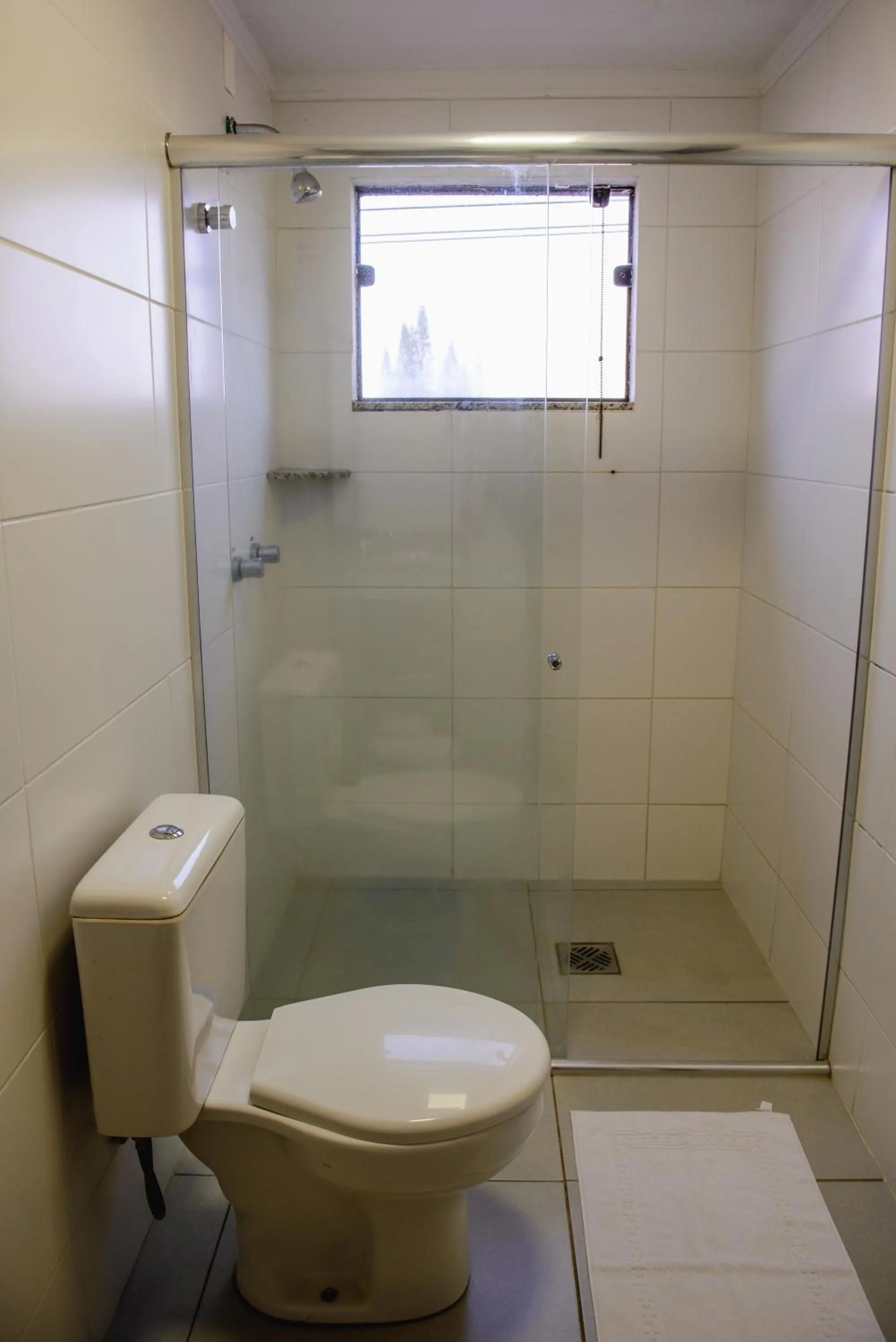 Shower in Hotel Trevo Cascavel