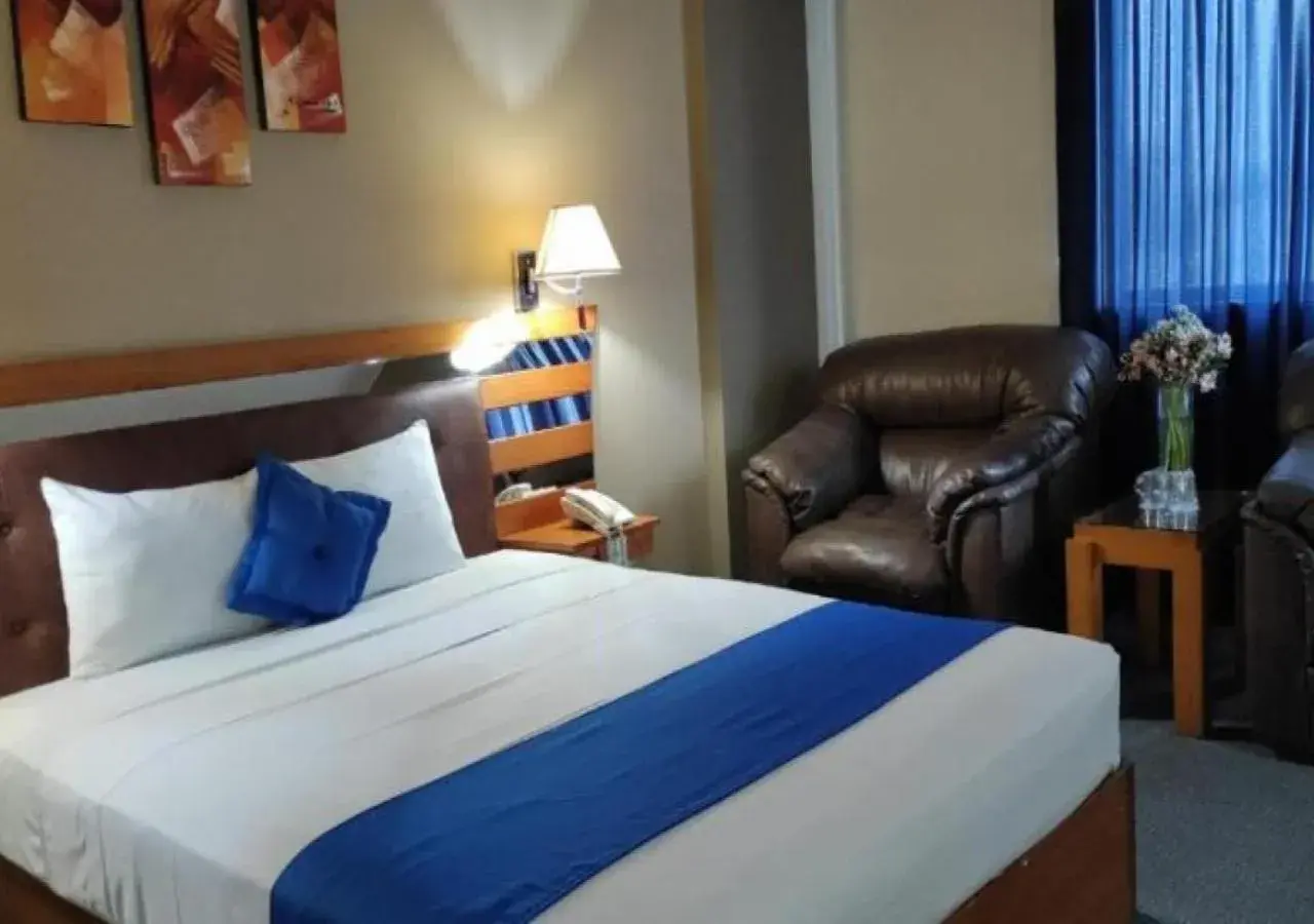 Deluxe Suite in Blue Star Hotel Deluxe Suite in Blue Star Hotel