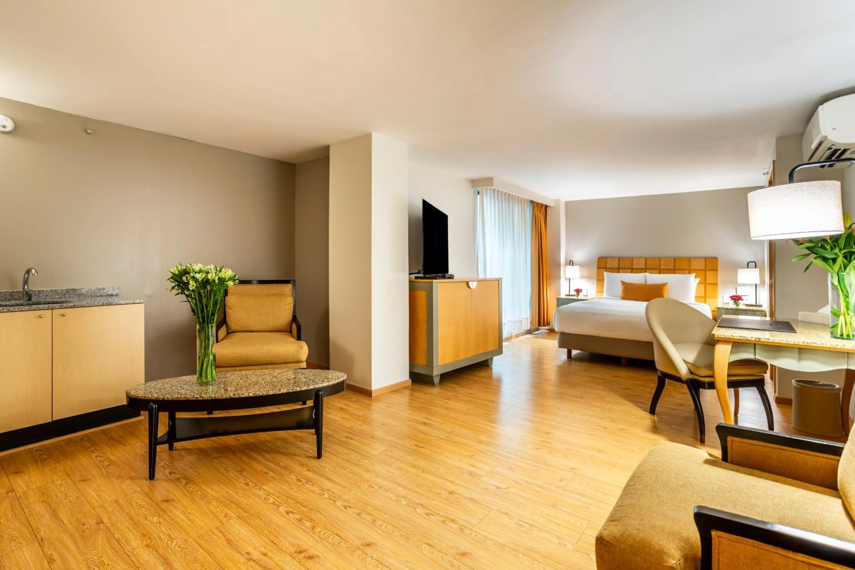 Photo of the whole room, Bed in Alteza Polanco