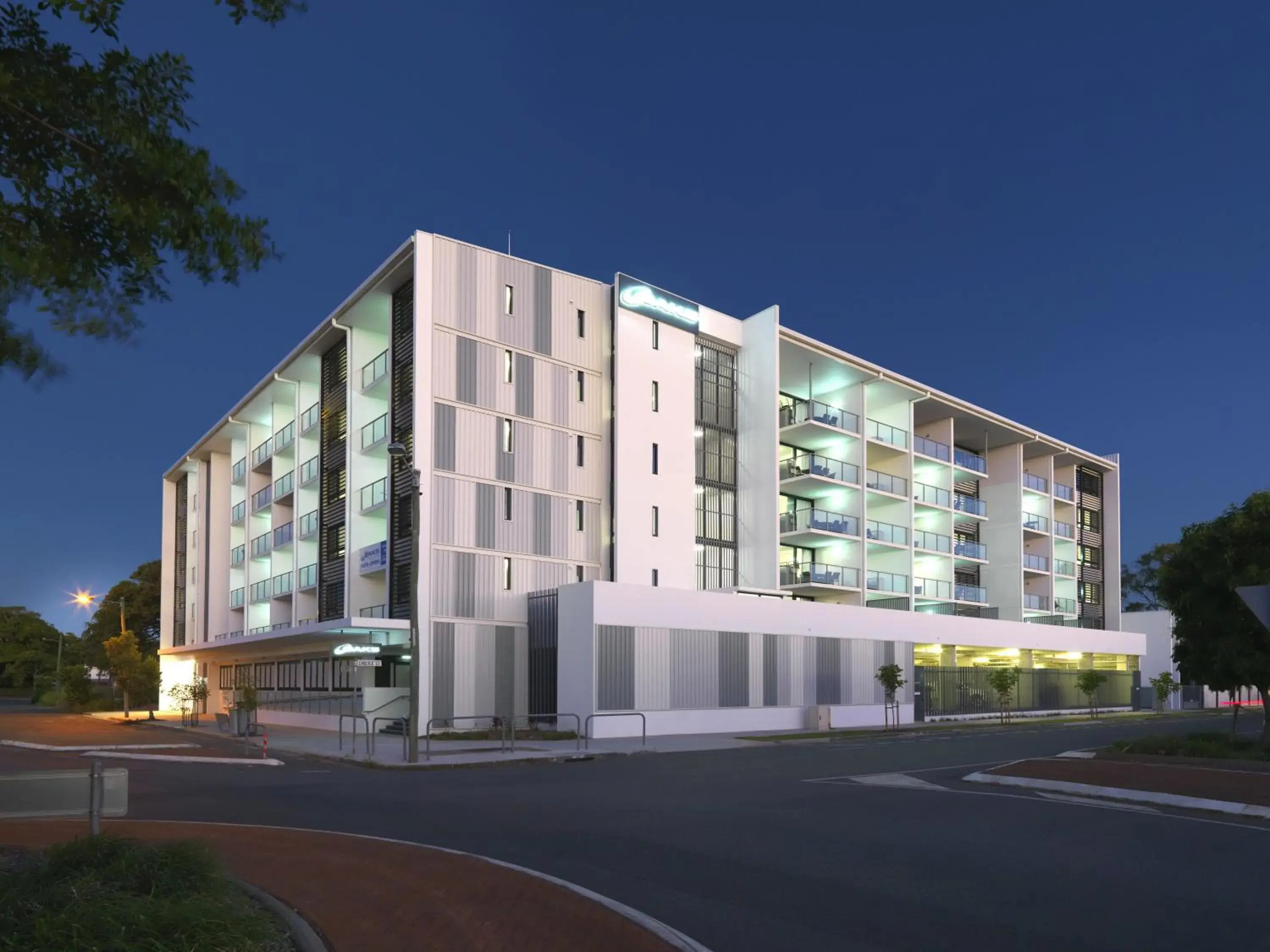 Facade/entrance in Oaks Mackay Carlyle Suites Facade/entrance in Oaks Mackay Carlyle Suites