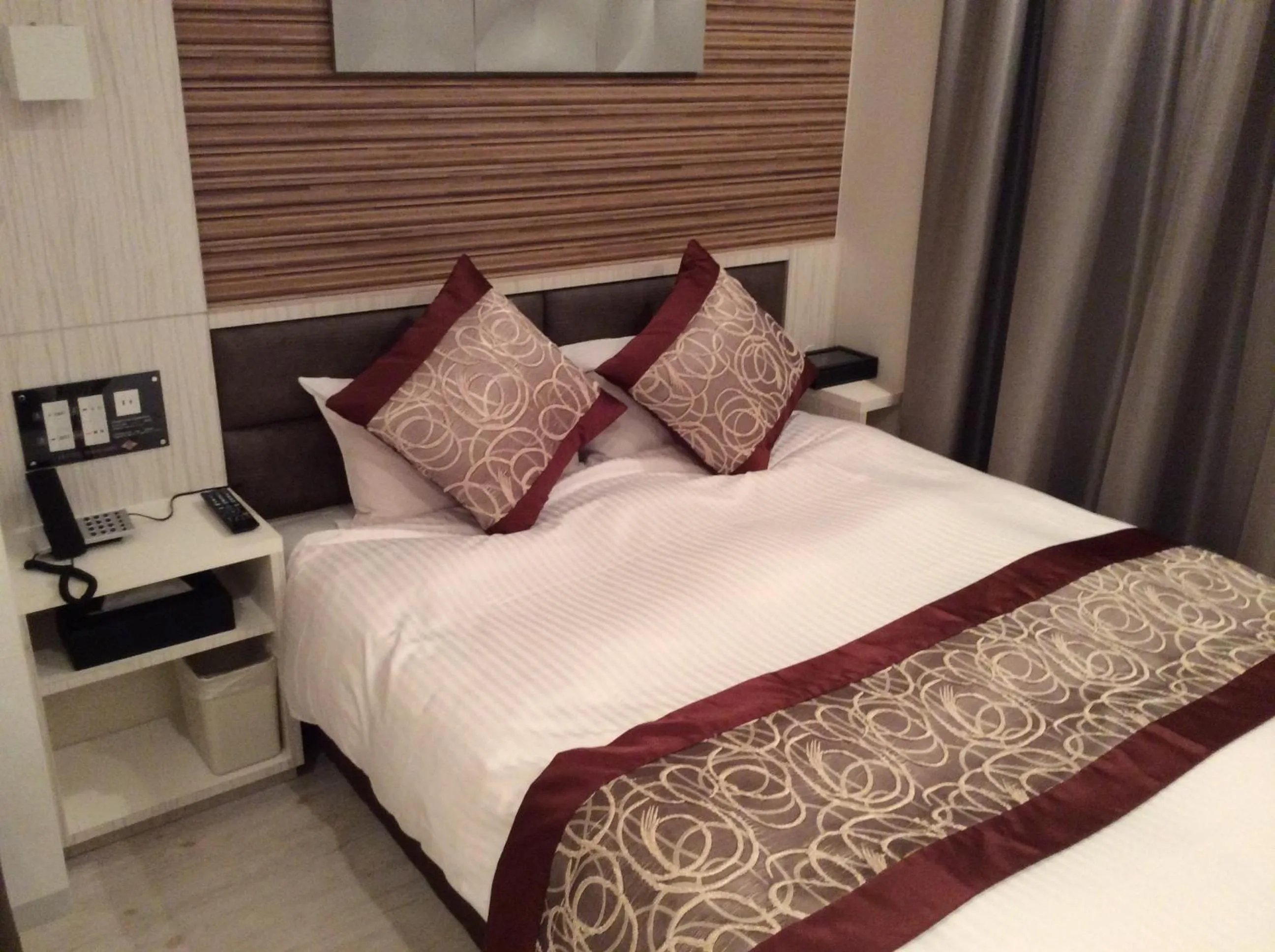 Bedroom, Bed in Amand Hotel