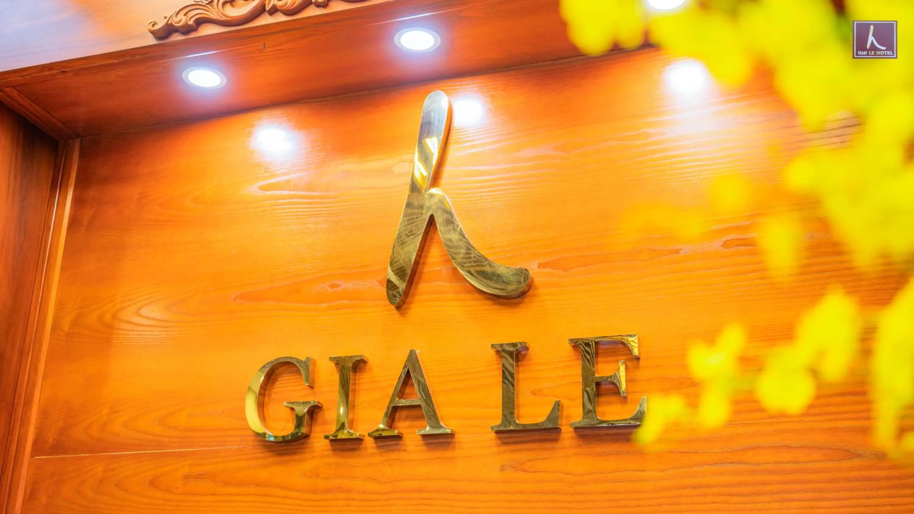 Logo/Certificate/Sign in Gia Le Hotel