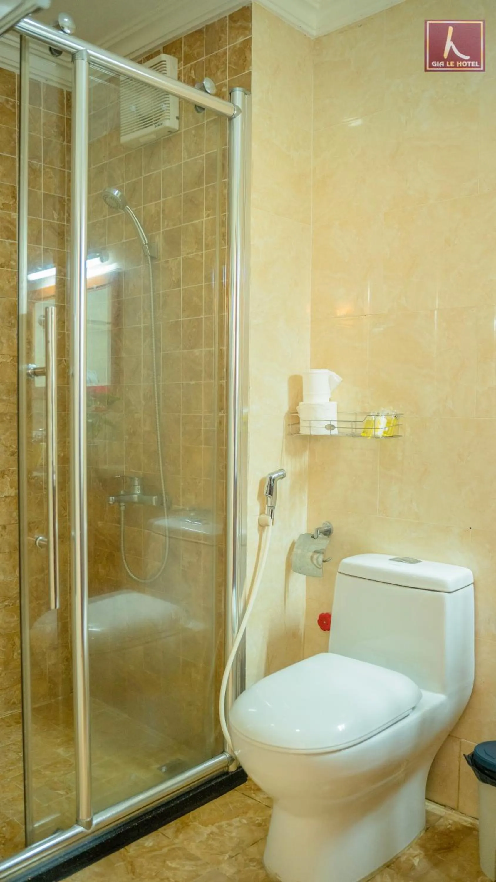 Bathroom in Gia Le Hotel