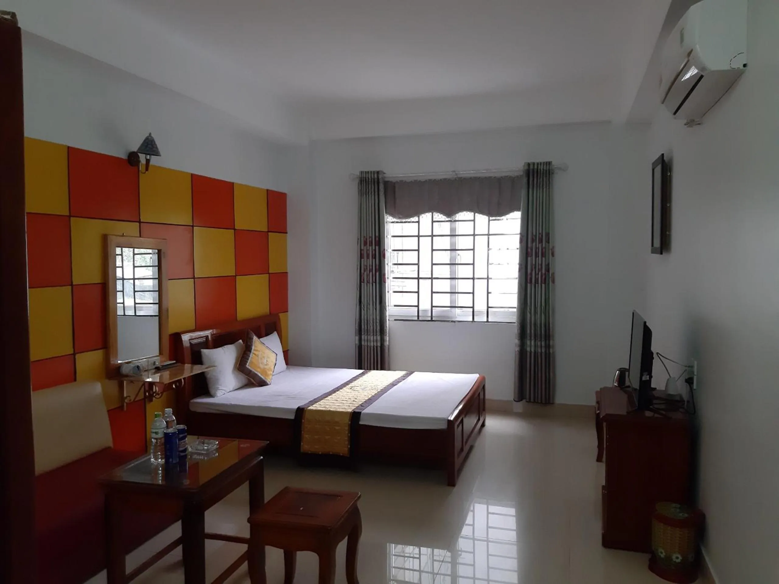 Photo of the whole room in Thang Loi Tam Dao Hotel