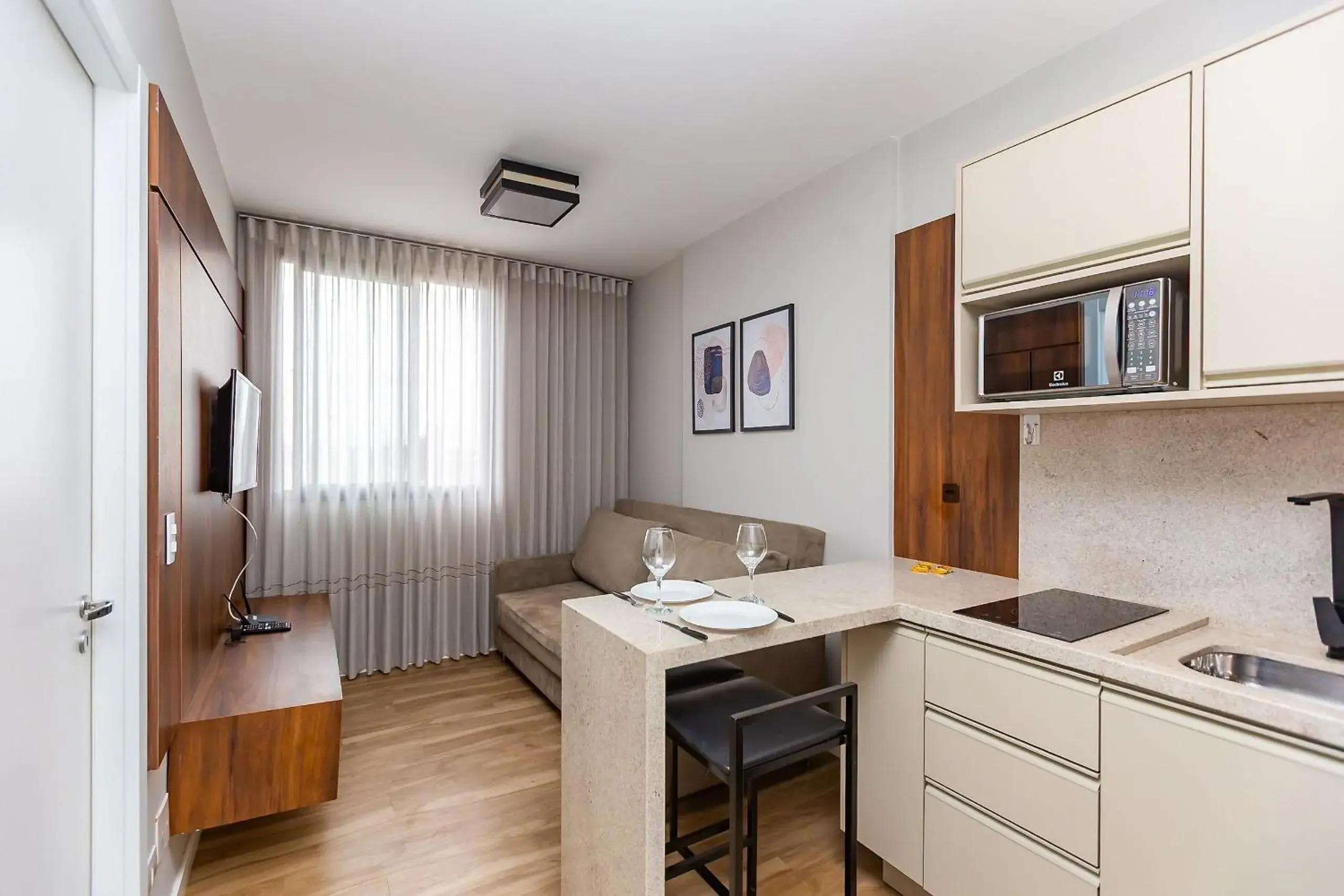 Deluxe One-Bedroom Apartment with City View in Apto confortável Centro/Batel Deluxe One-Bedroom Apartment with City View in Apto confortável Centro/Batel