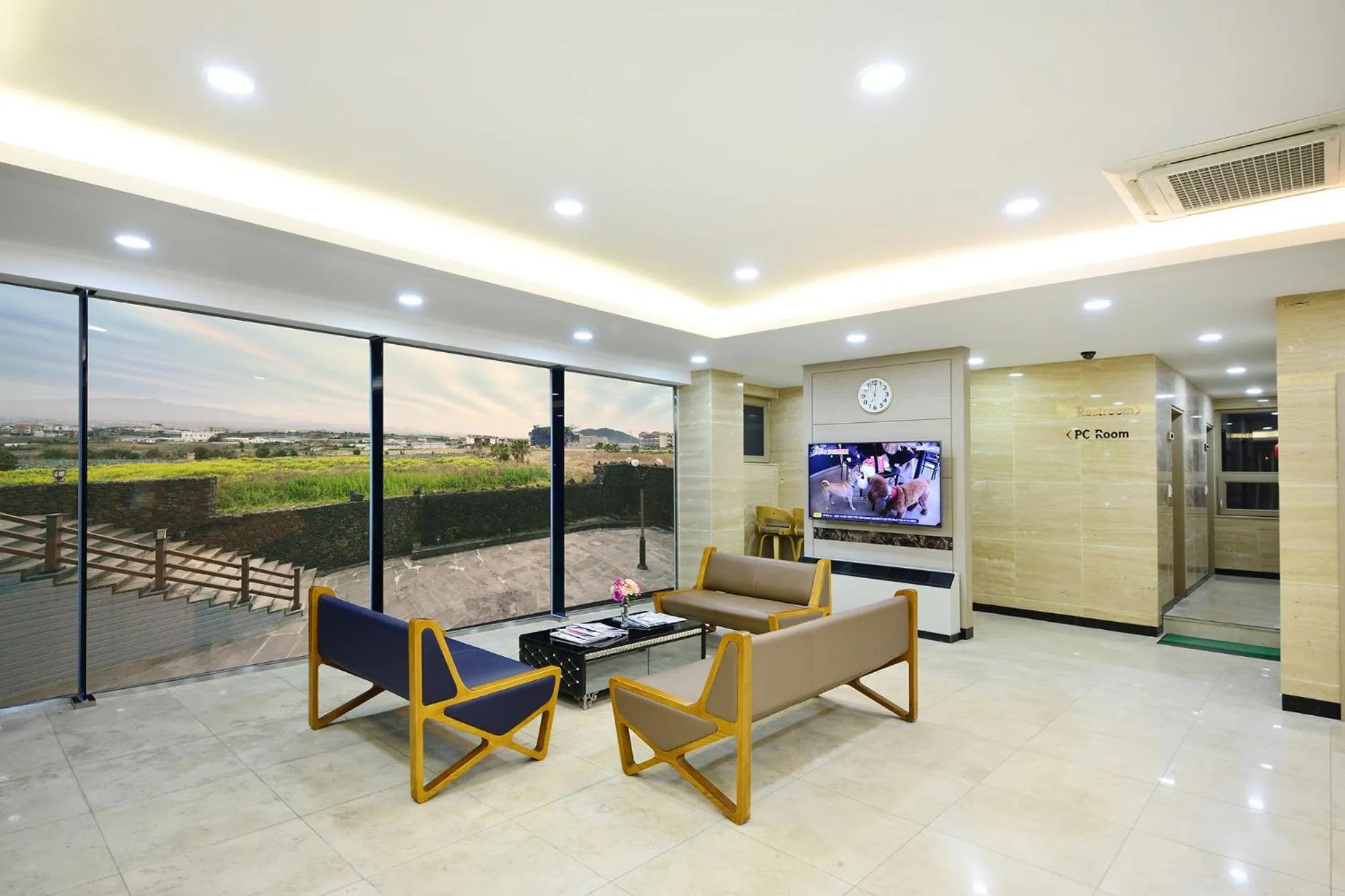 Communal lounge/ TV room in Jeju Resort