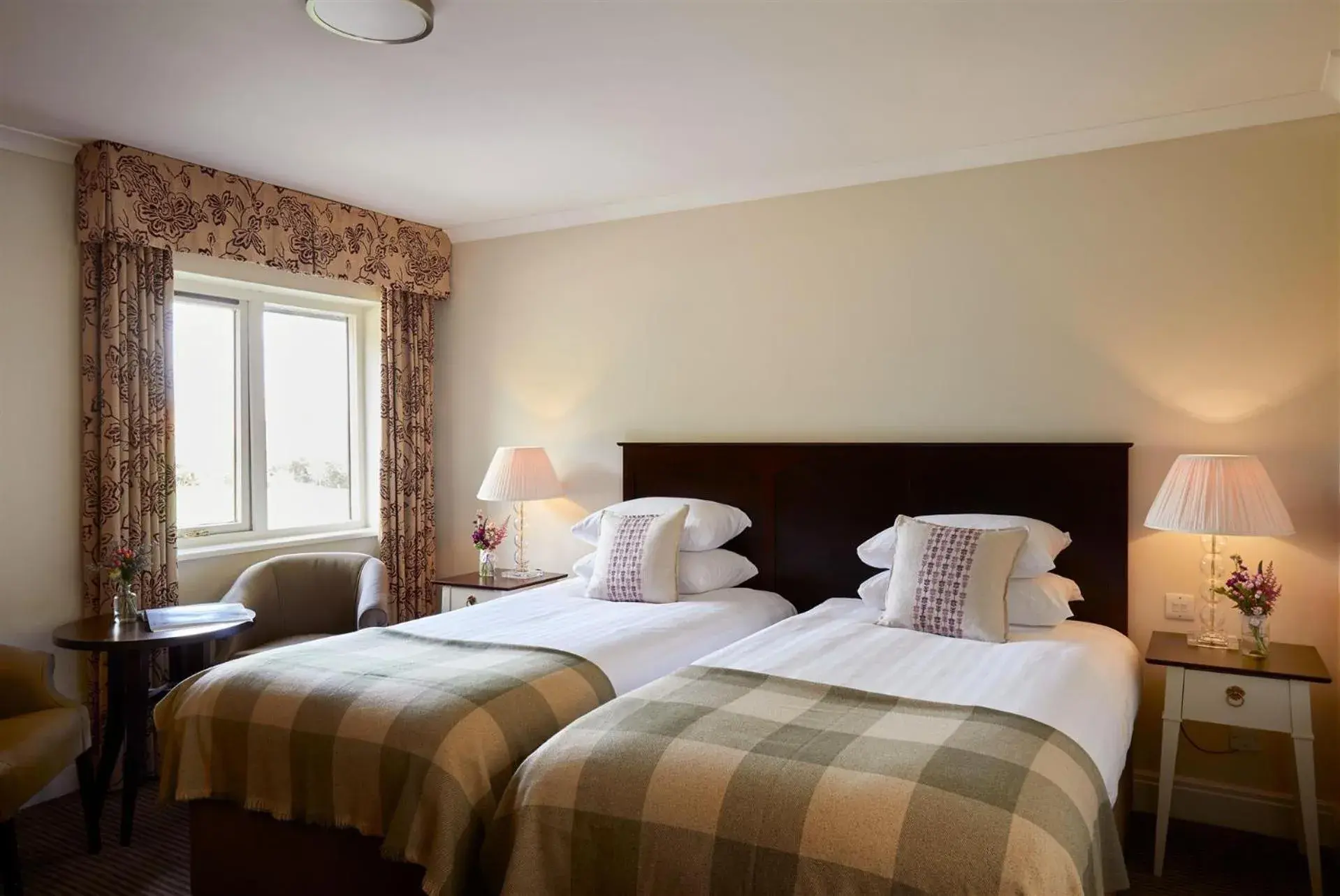 Bedroom, Bed in Macdonald Botley Park Hotel & Spa Bedroom, Bed in Macdonald Botley Park Hotel & Spa