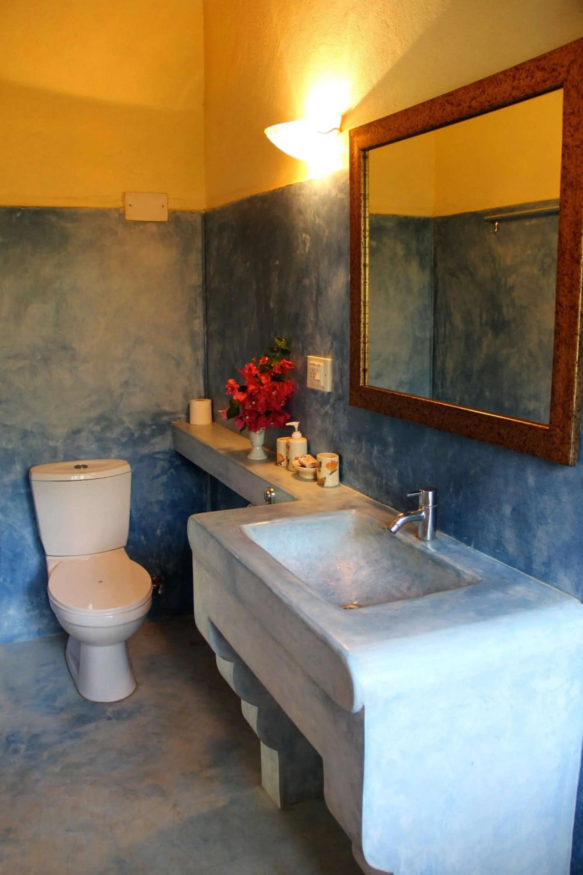 Bathroom in Michèle's Garden