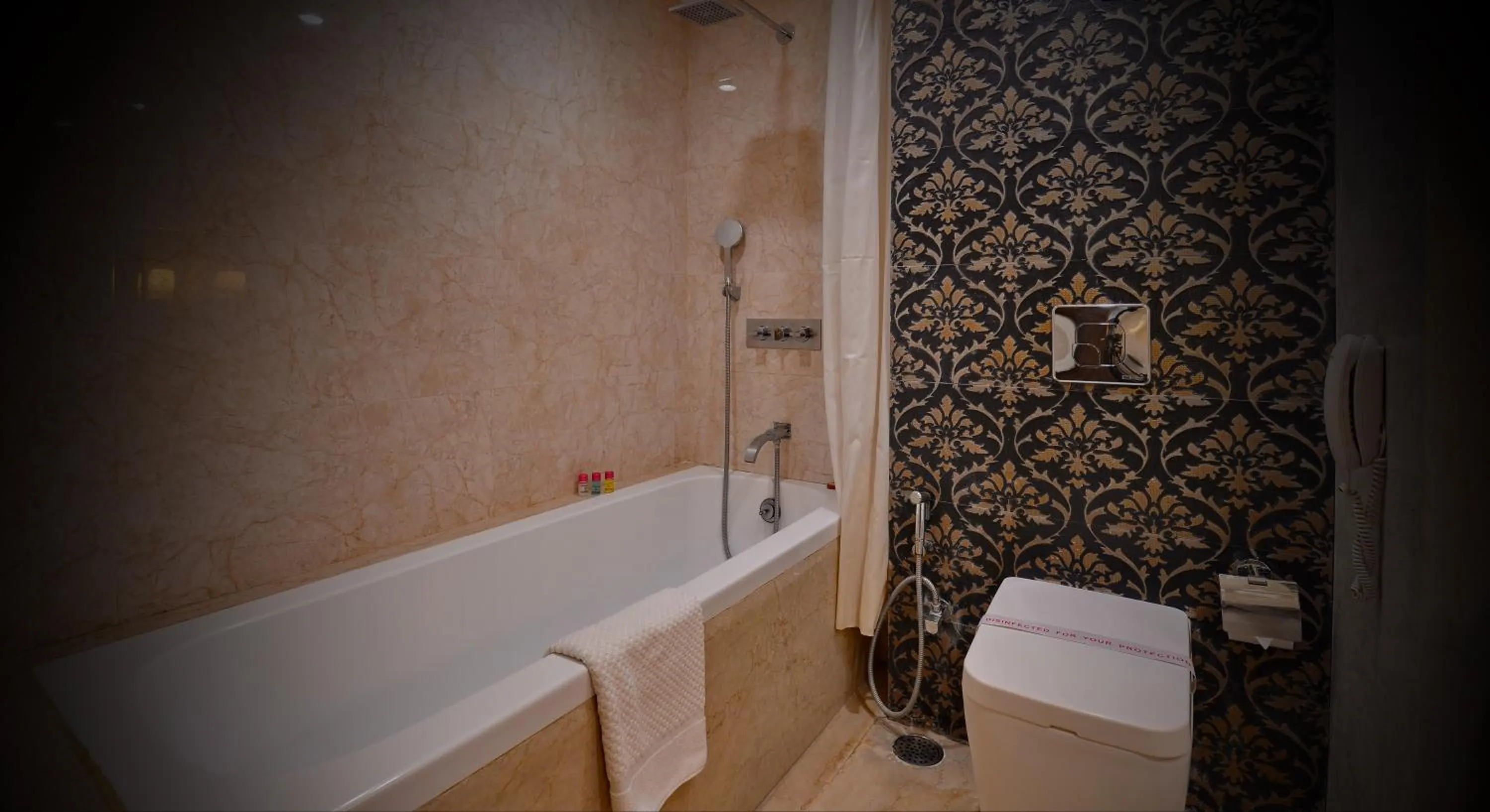 Toilet in Hotel Seven Hills Tower