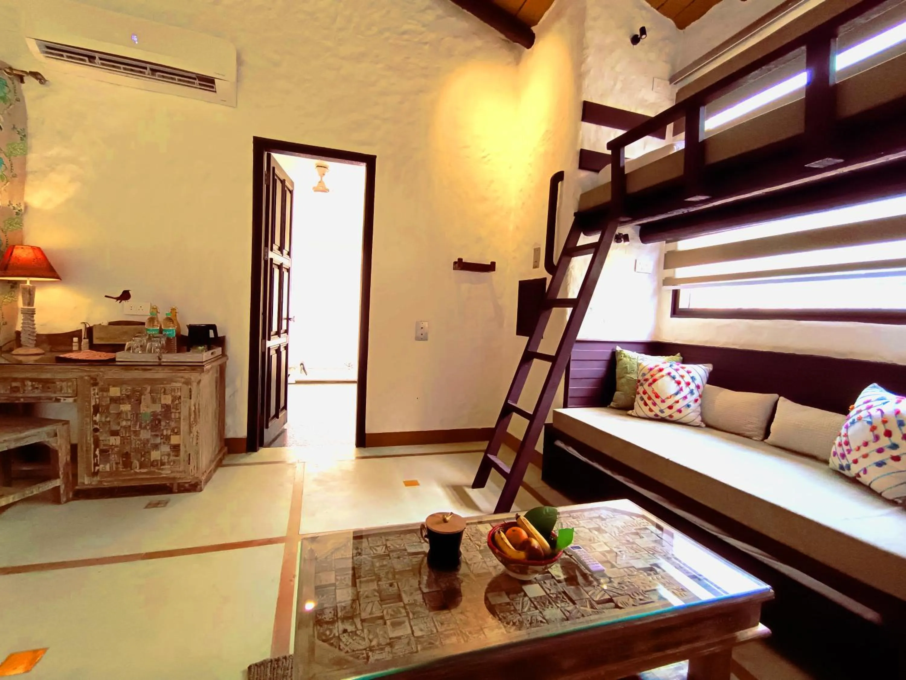 Living room, Bed in Paatlidun Safari Lodge, Jim Corbett