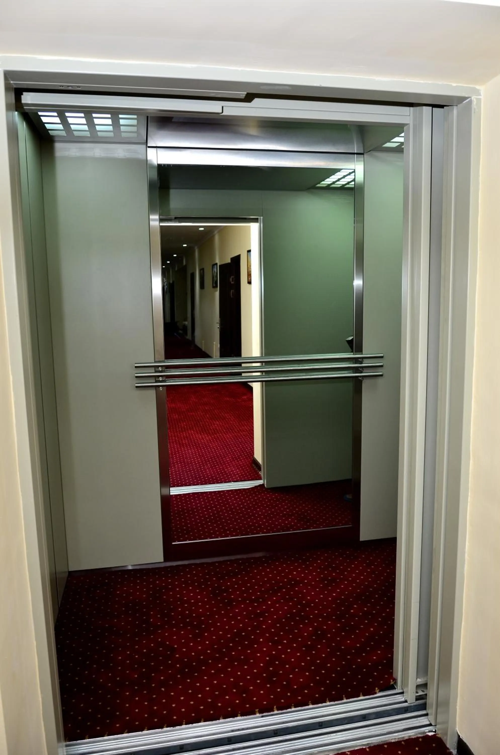 On-site shops in Hotel Diyora