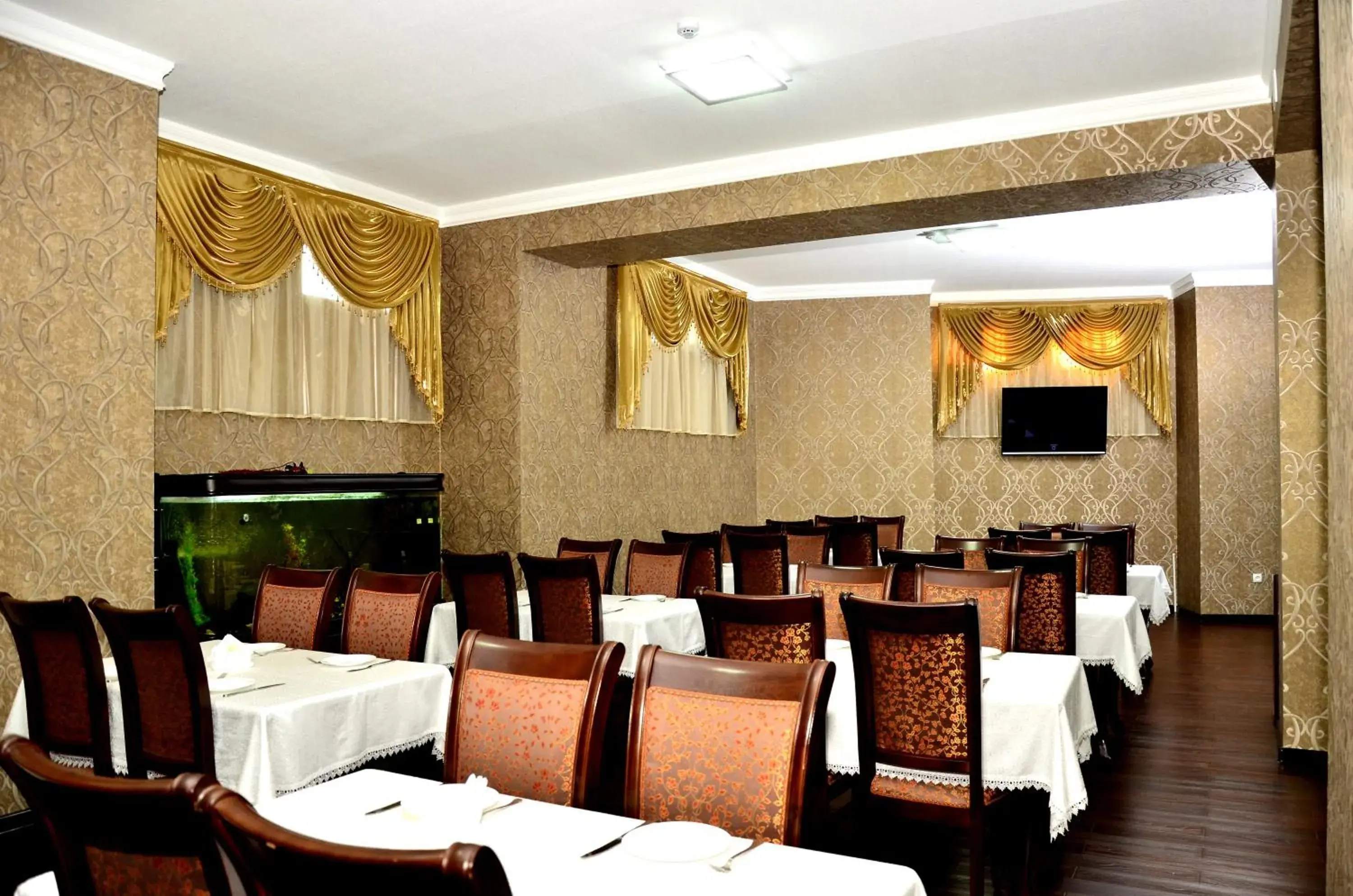 Restaurant/places to eat in Hotel Diyora Restaurant/places to eat in Hotel Diyora