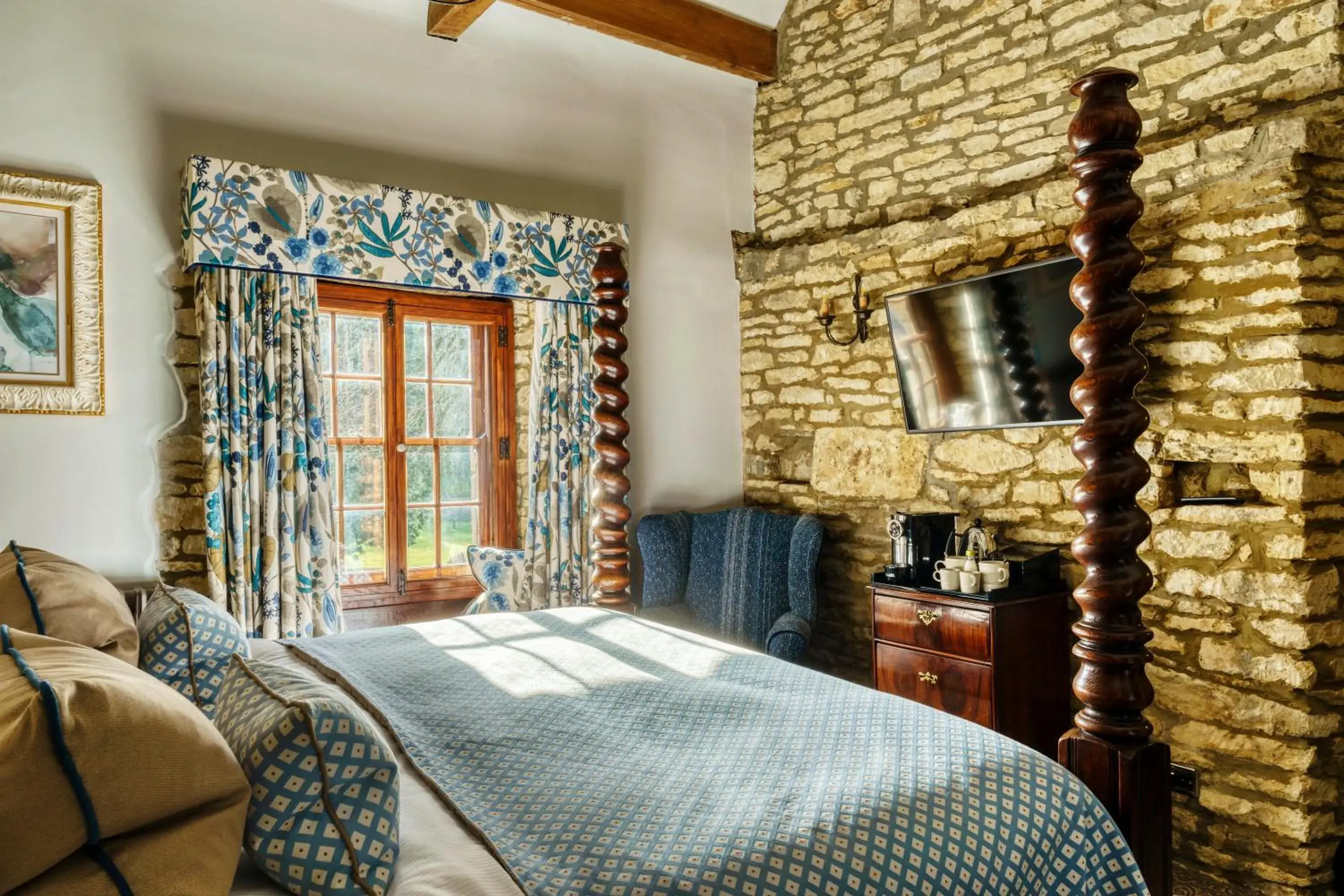 Mews Comfy in The Manor House Hotel and Golf Club Mews Comfy in The Manor House Hotel and Golf Club