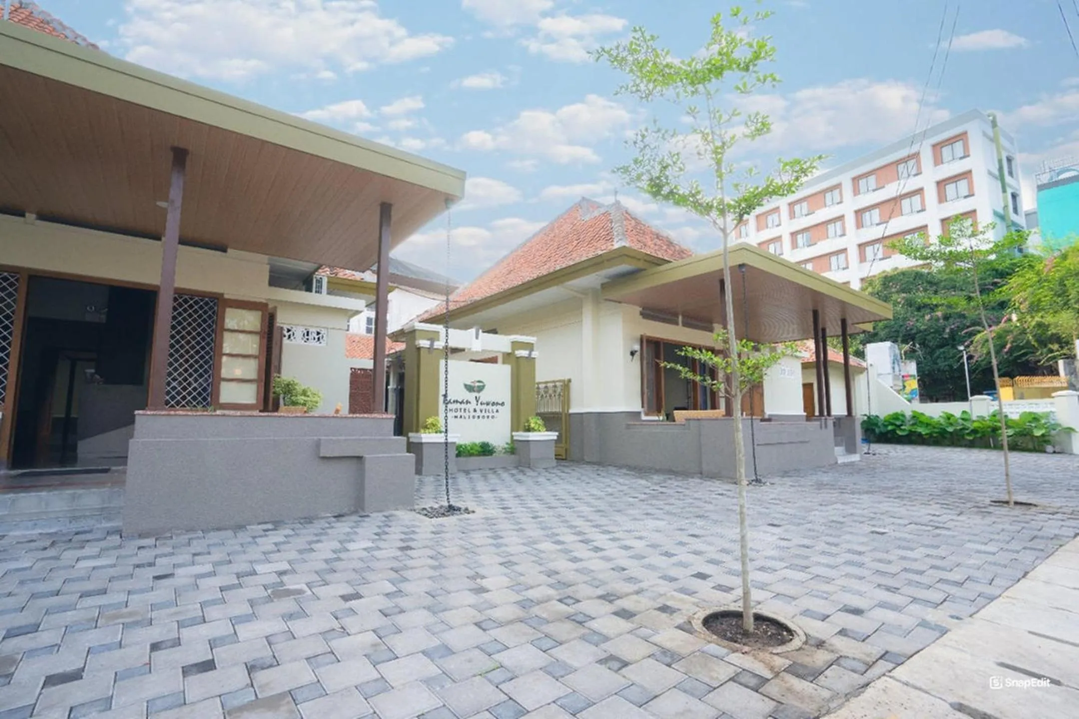 Property building in Yuwono Hotel & Villa Malioboro