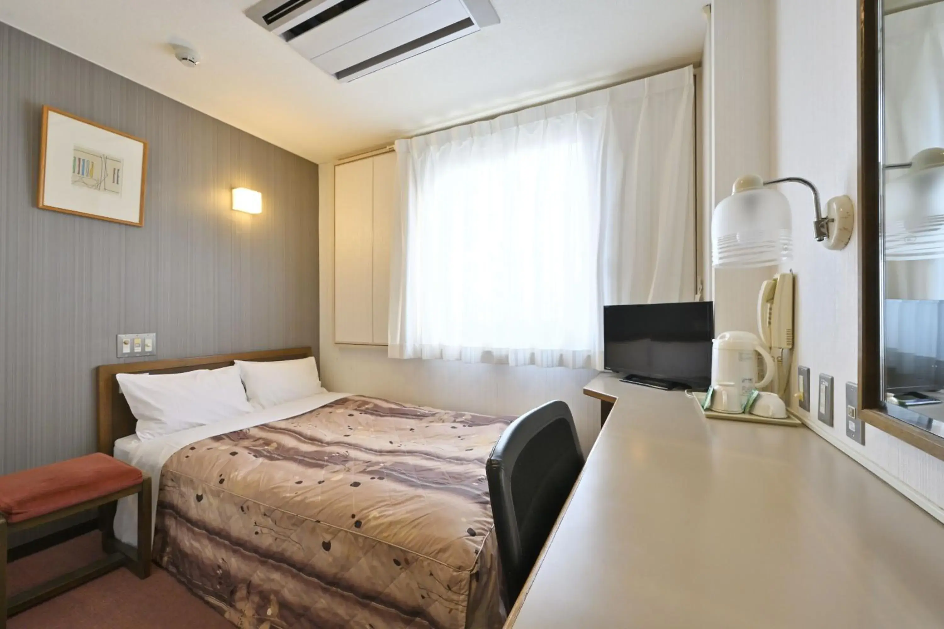 Double Room with Small Double Bed - Non-Smoking in Wakayama Daiichi Fuji Hotel Double Room with Small Double Bed - Non-Smoking in Wakayama Daiichi Fuji Hotel