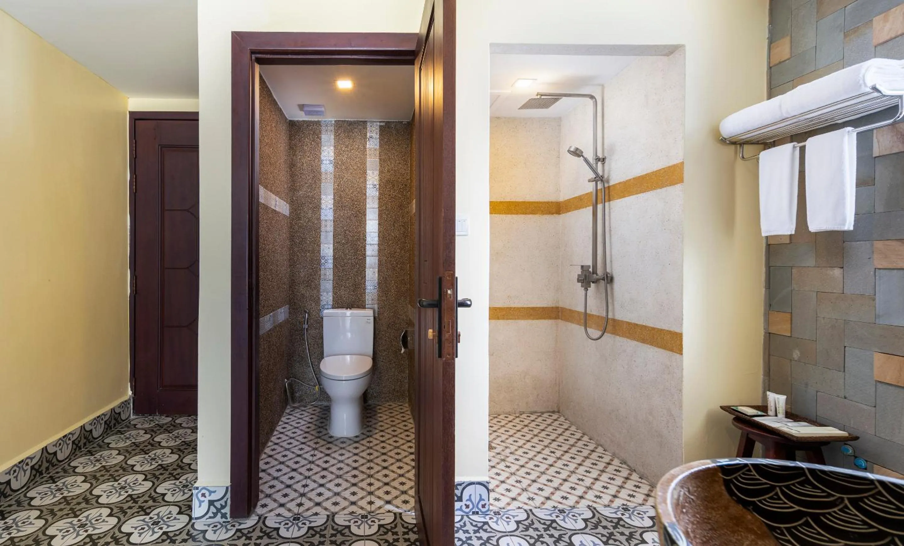 Bathroom in ARISON Hotel