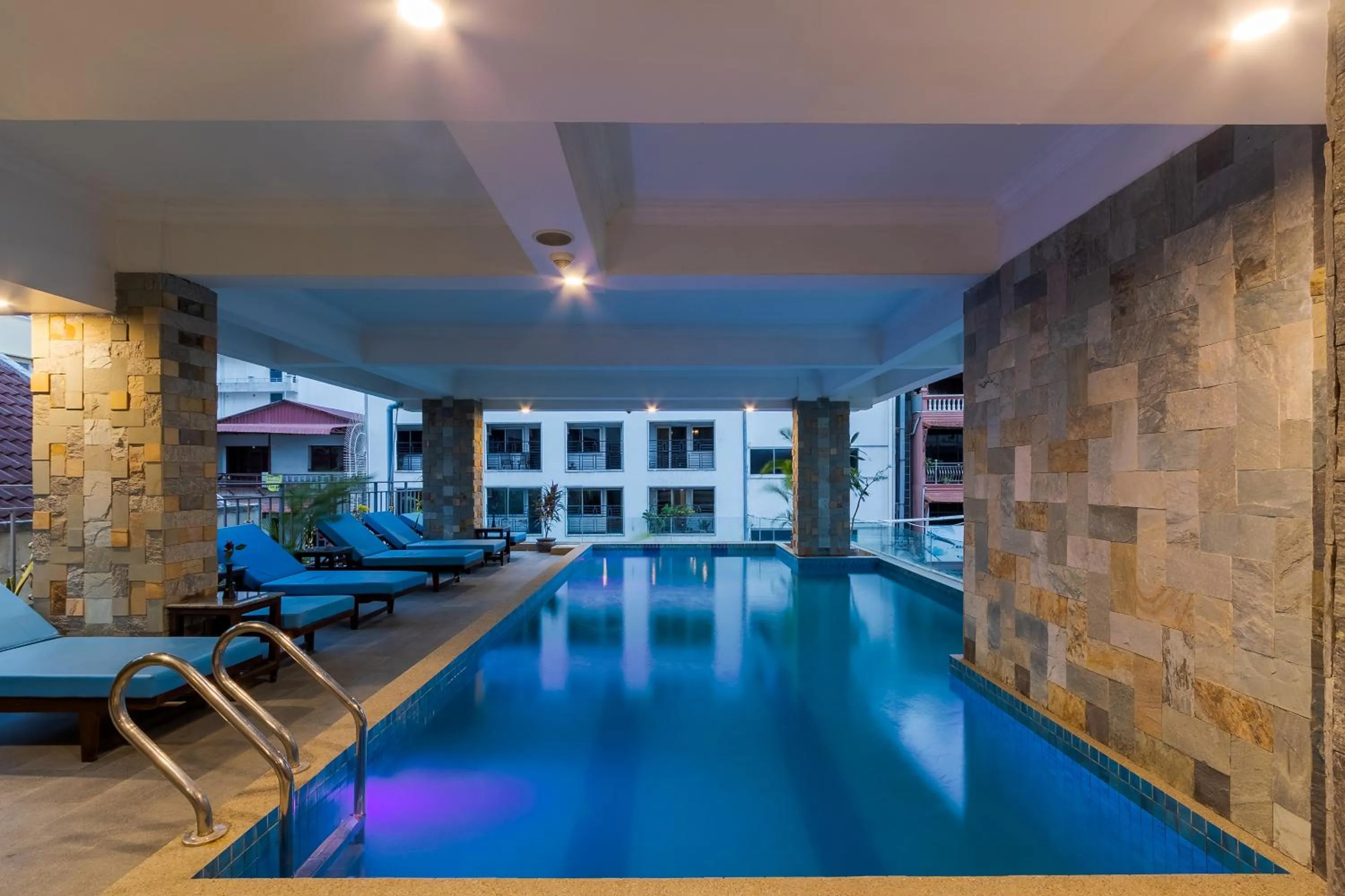 Swimming pool in ARISON Hotel