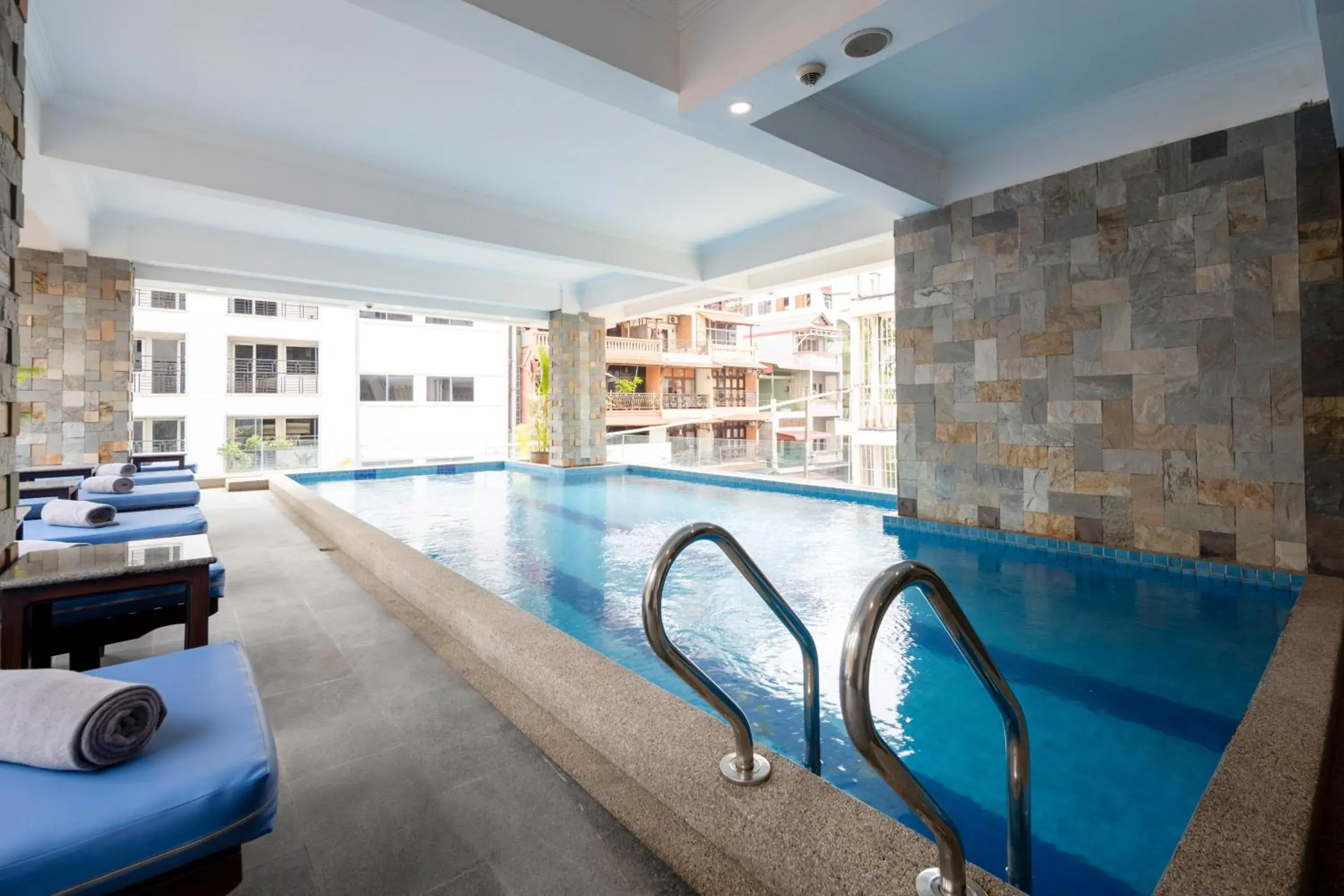 Swimming pool in ARISON Hotel Swimming pool in ARISON Hotel