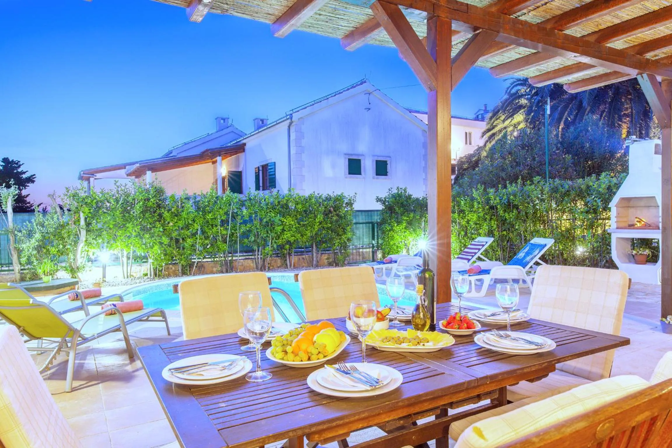 BBQ facilities in Villa Cvita 80 m from the sea, free breakfast - DIRECT LANDLORD