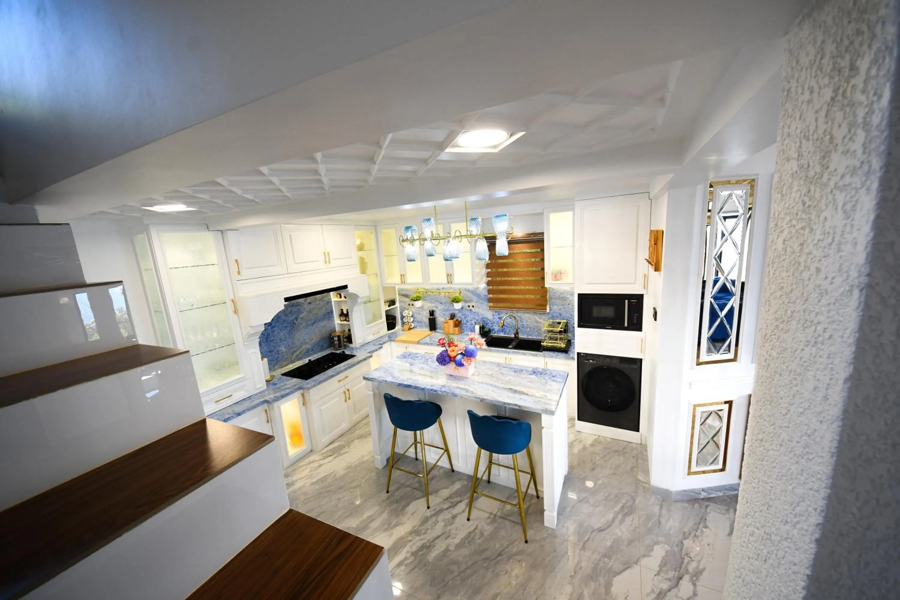 Kitchen or kitchenette in Casa de Monique Villas & Glamping Retreat