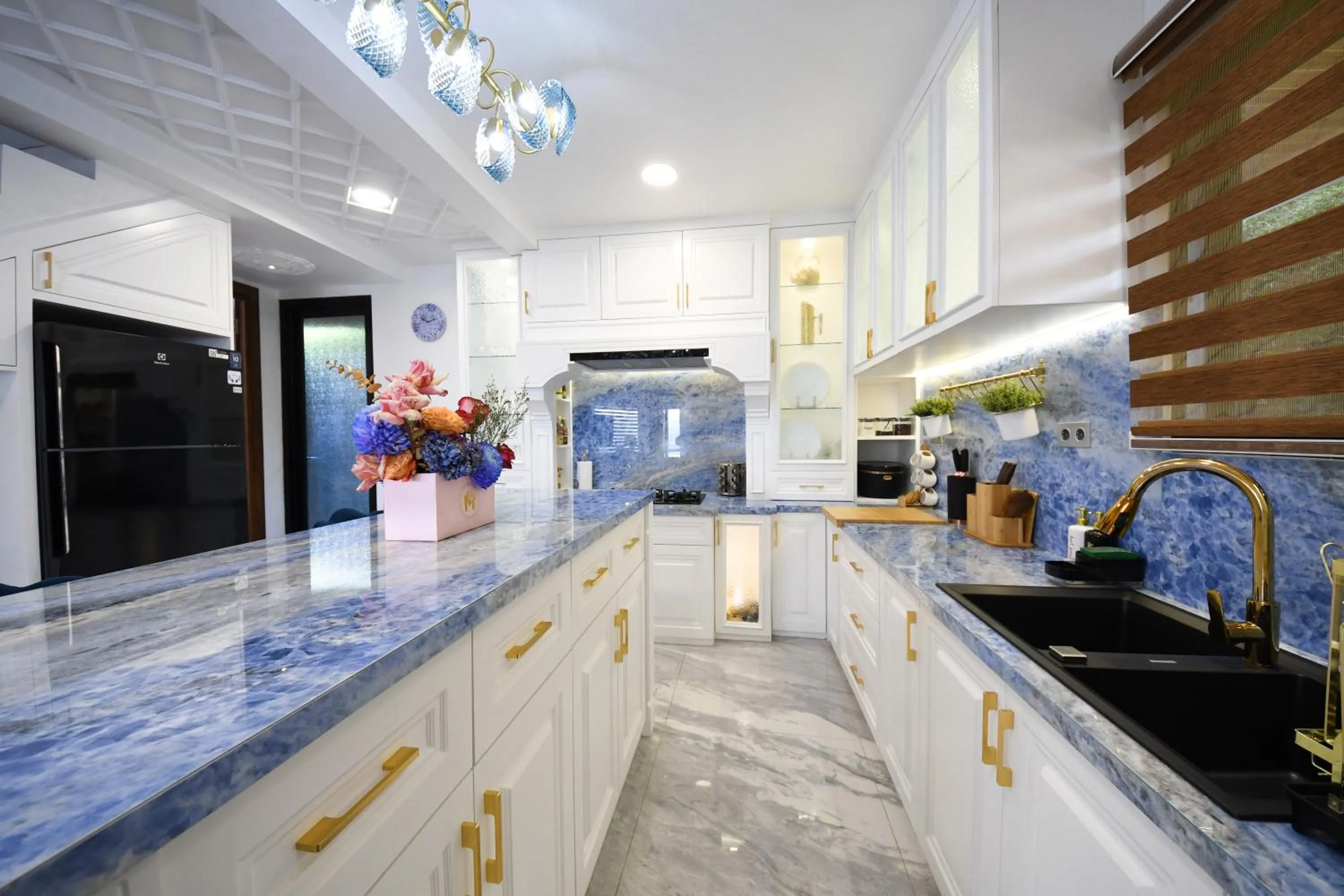 Kitchen or kitchenette in Casa de Monique Villas & Glamping Retreat