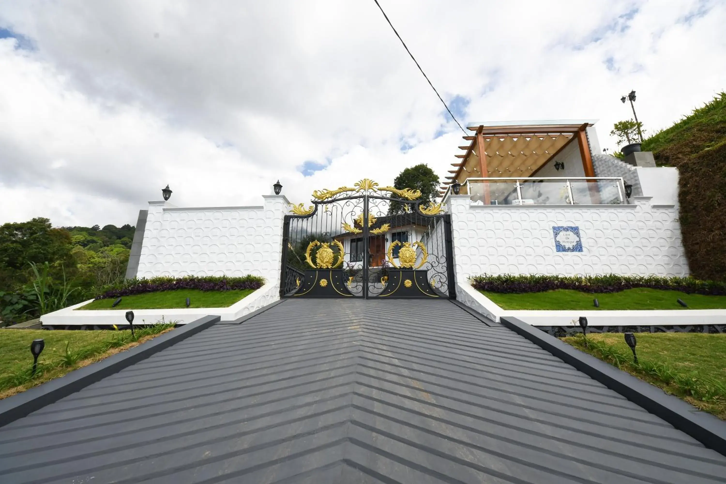 Property building in Casa de Monique Villas & Glamping Retreat Property building in Casa de Monique Villas & Glamping Retreat