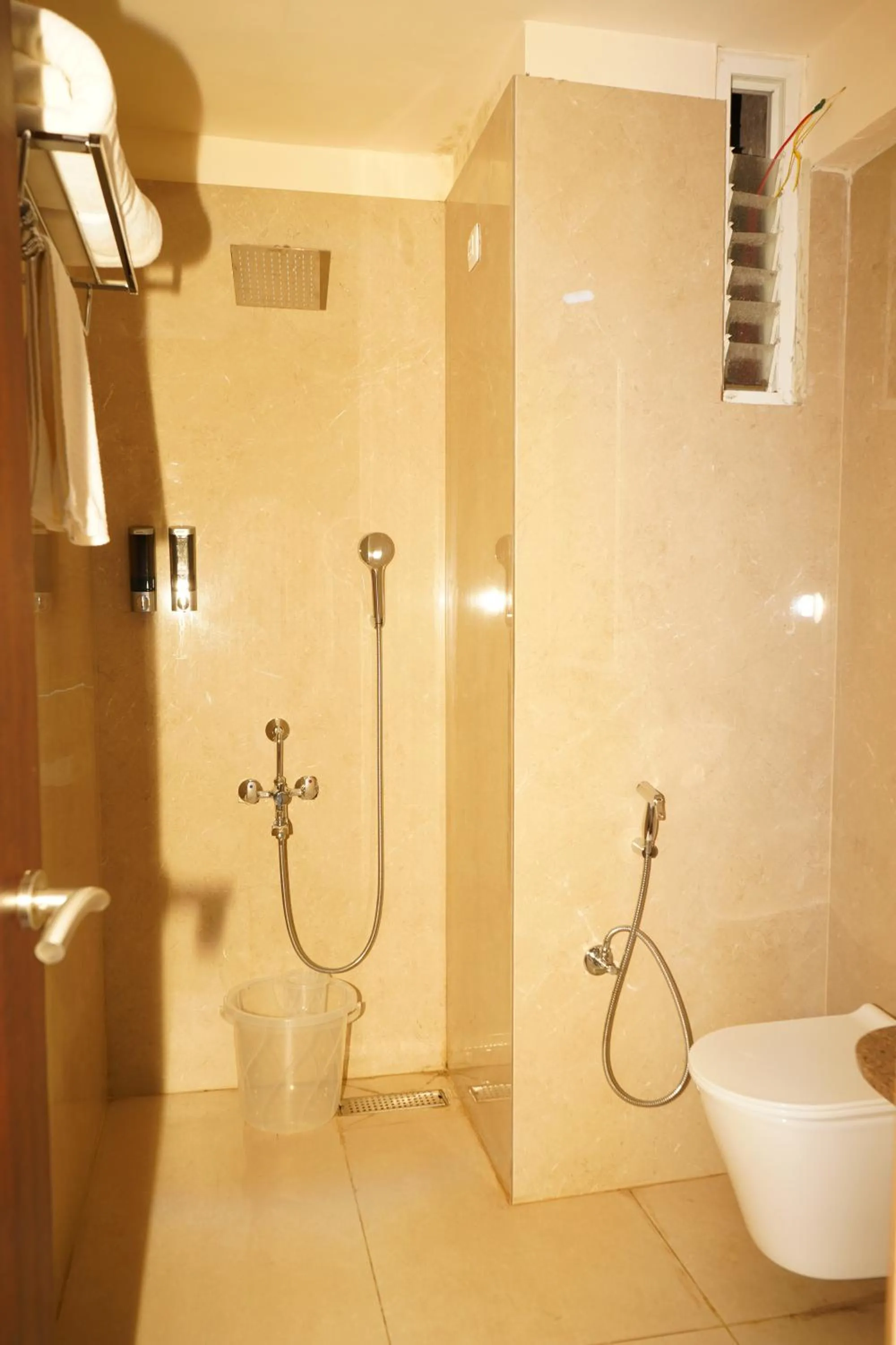 Toilet in DNC Shevaroys Resorts & Spa