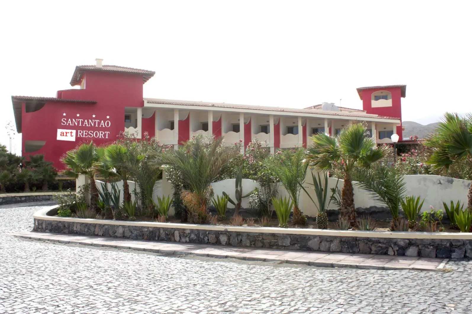 Property building in Hotel Santantao Art Resort