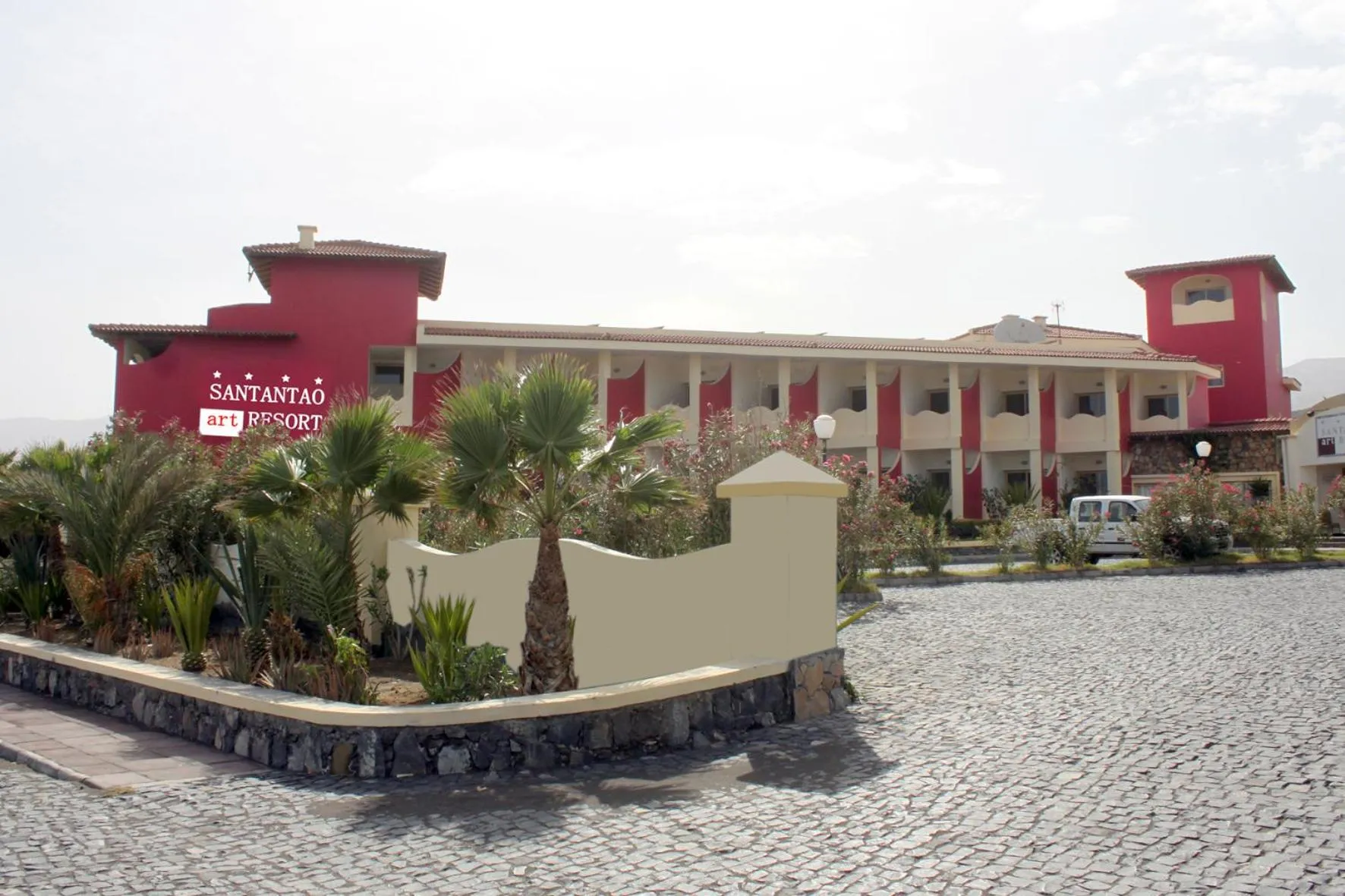 Property building in Hotel Santantao Art Resort