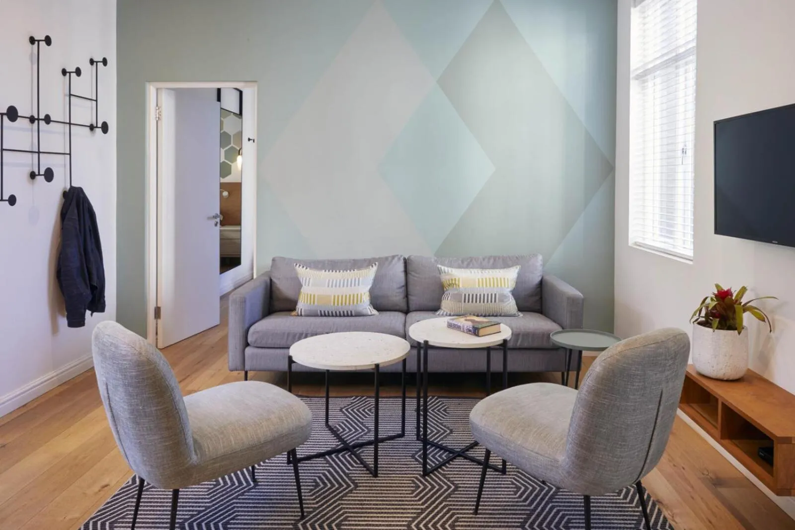 TV and multimedia in More Quarters Hotel