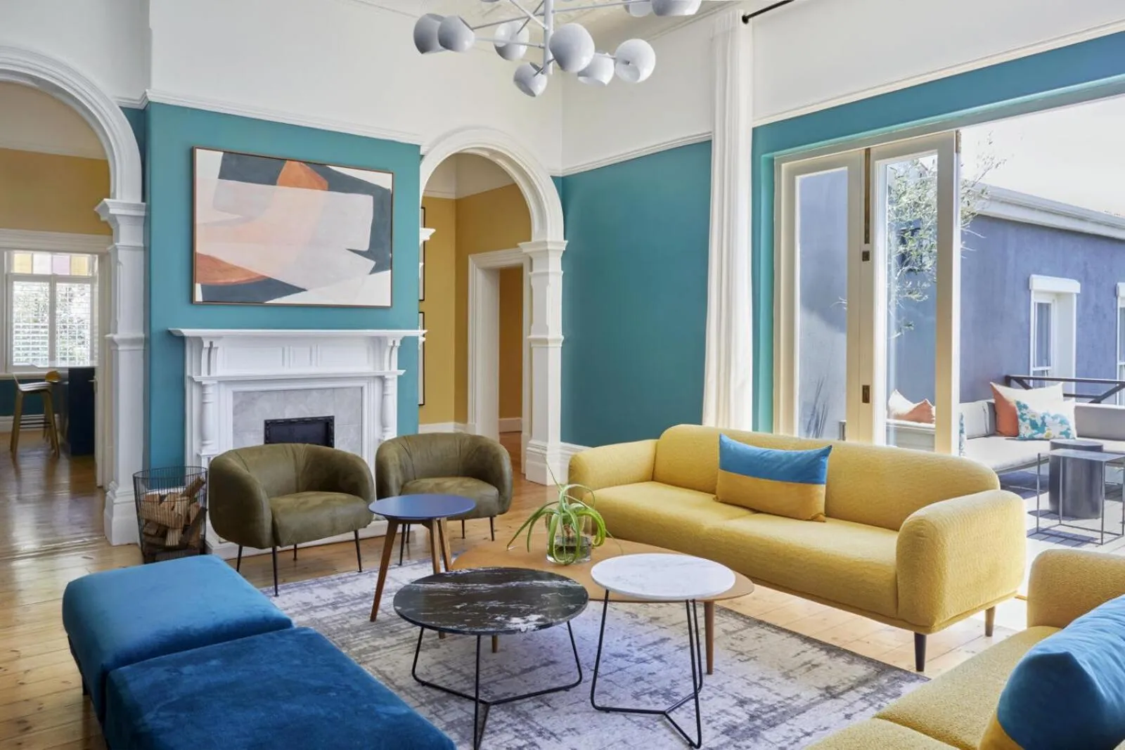 TV and multimedia in More Quarters Hotel