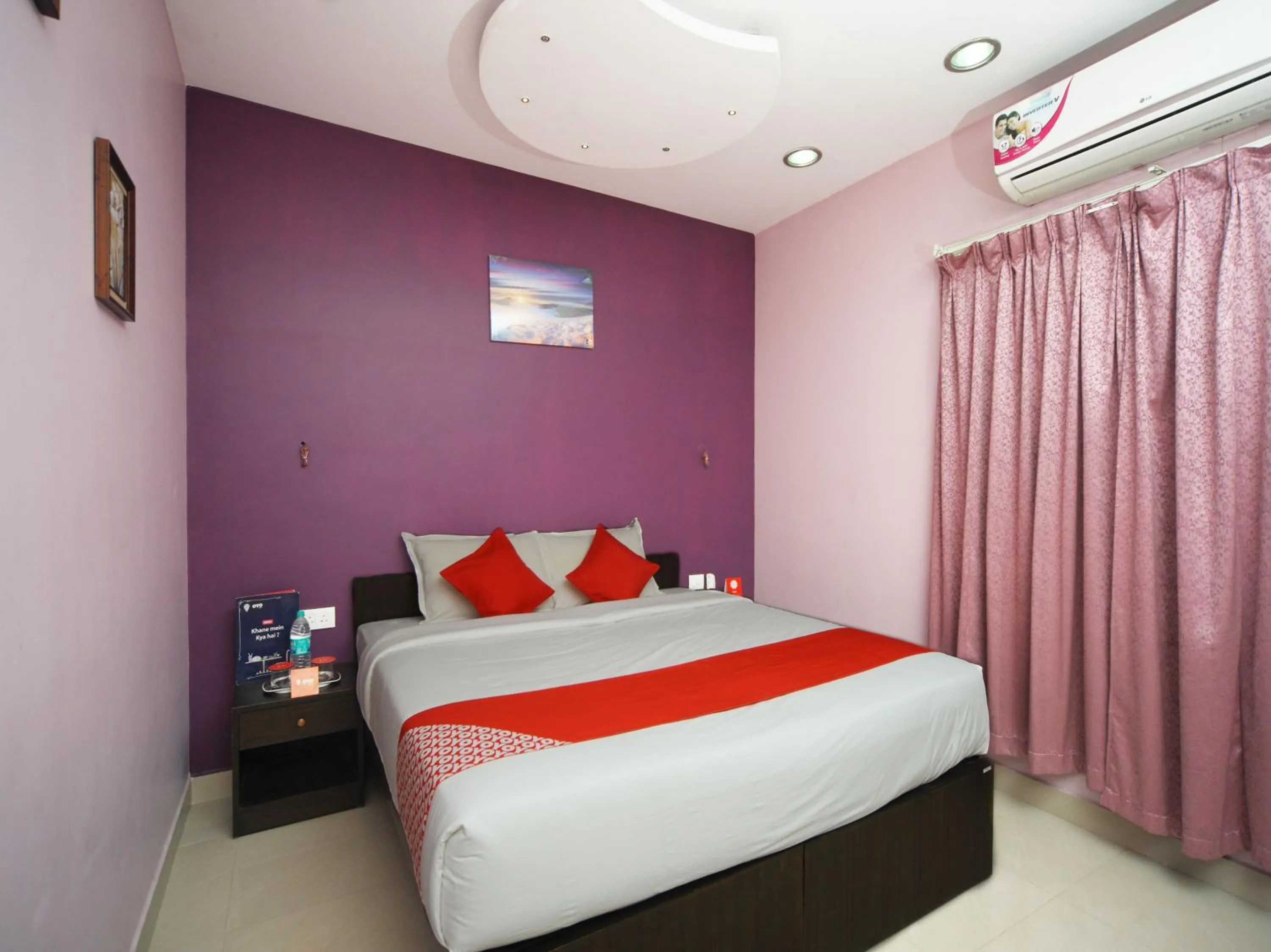 Bedroom, Bed in Max Classic Serviced Apartment