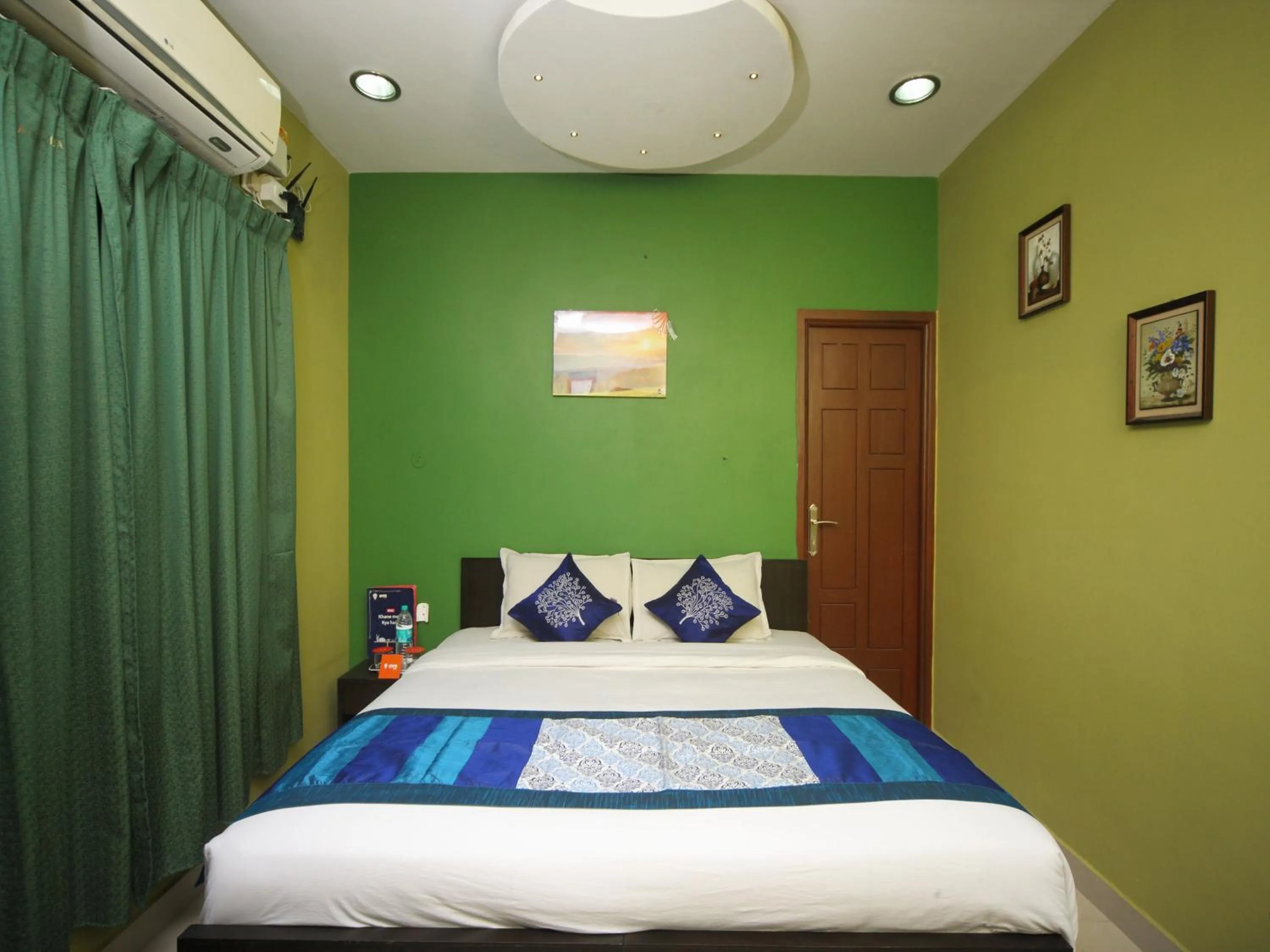 Bedroom, Bed in Max Classic Serviced Apartment