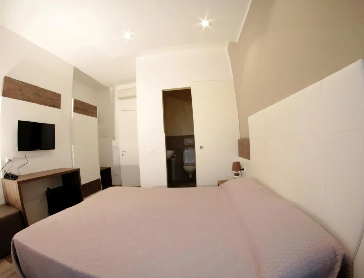 Bed in Albergo Rosa