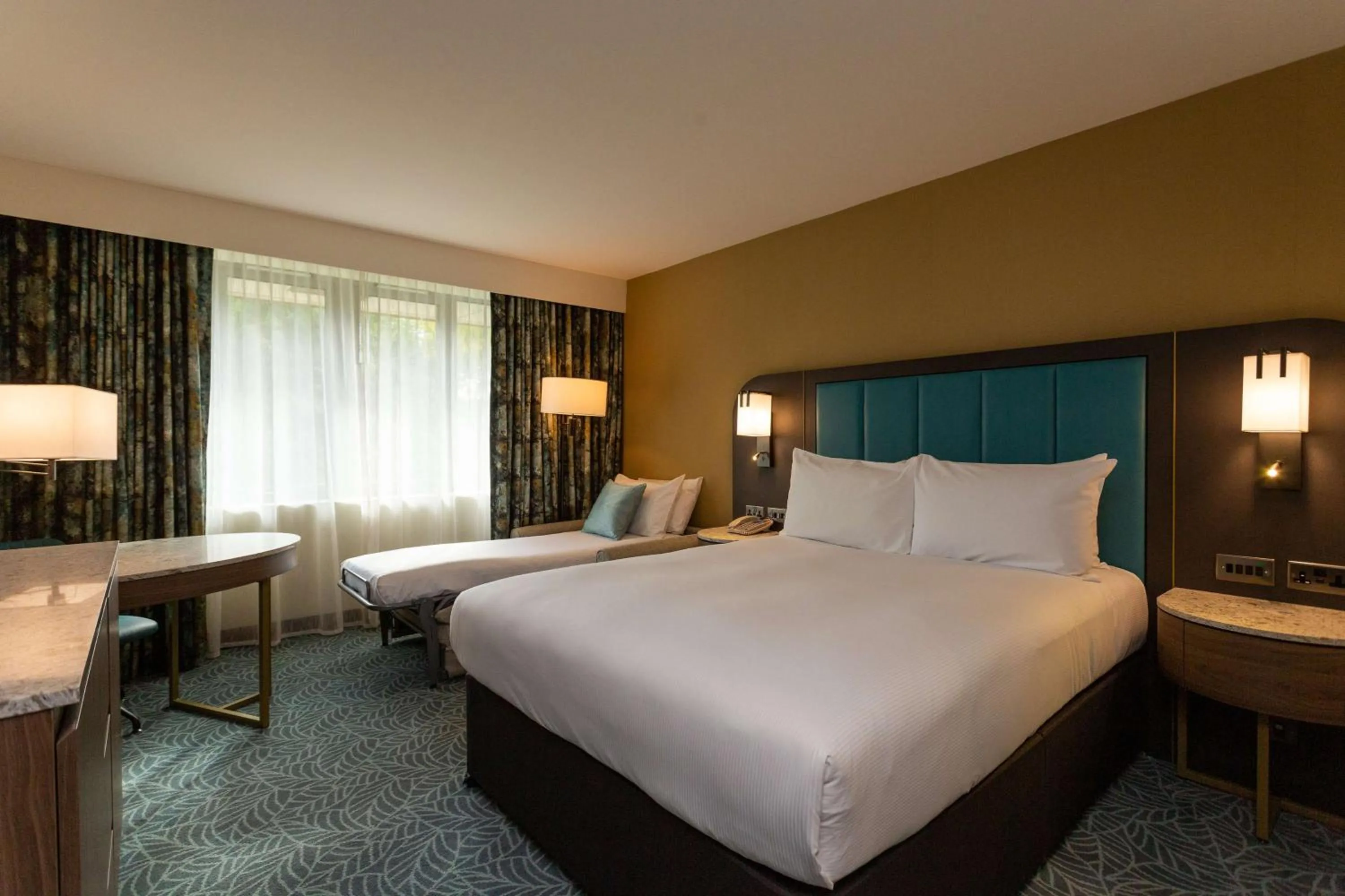 Bed in DoubleTree by Hilton Hotel Nottingham - Gateway