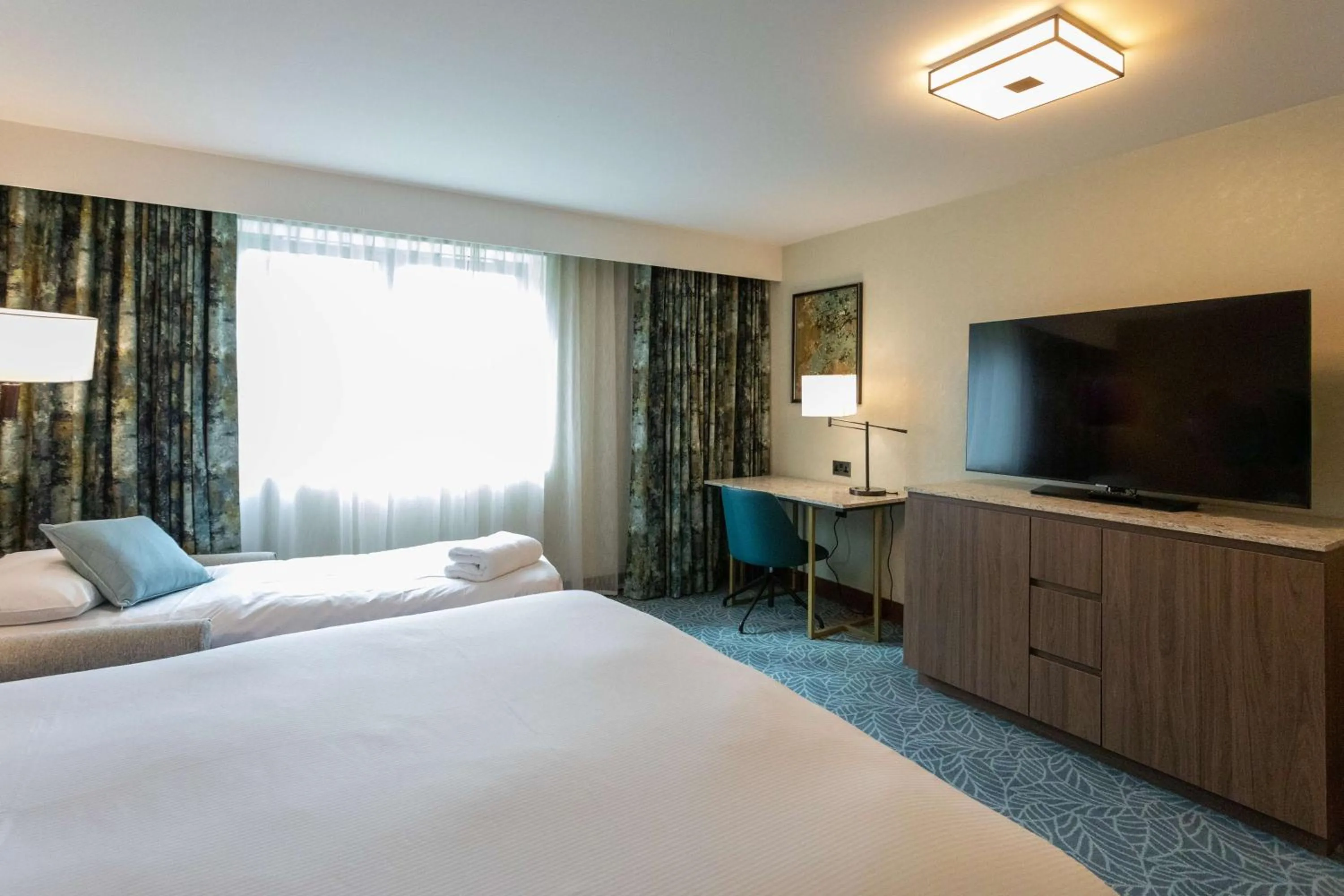 Bed in DoubleTree by Hilton Hotel Nottingham - Gateway