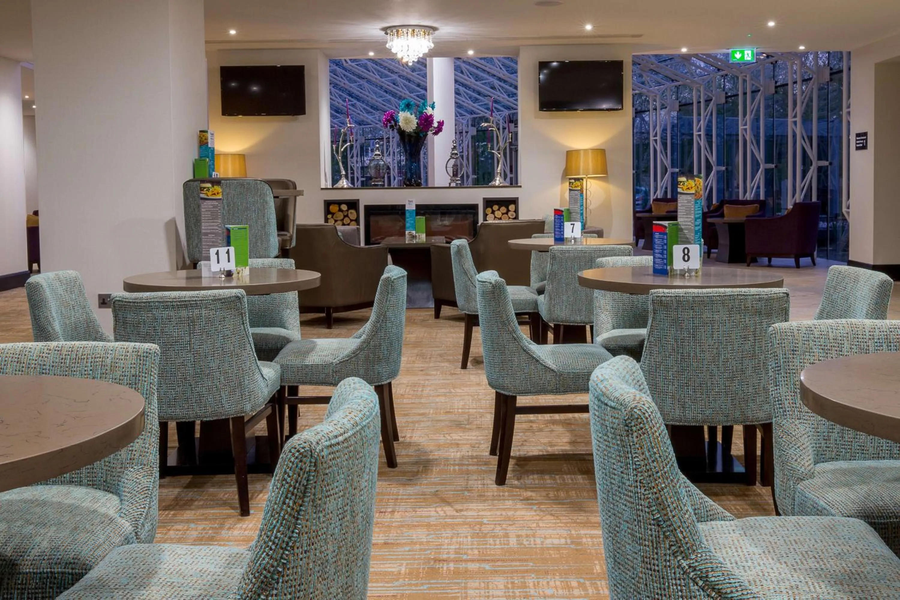 Lounge or bar in DoubleTree by Hilton Hotel Nottingham - Gateway