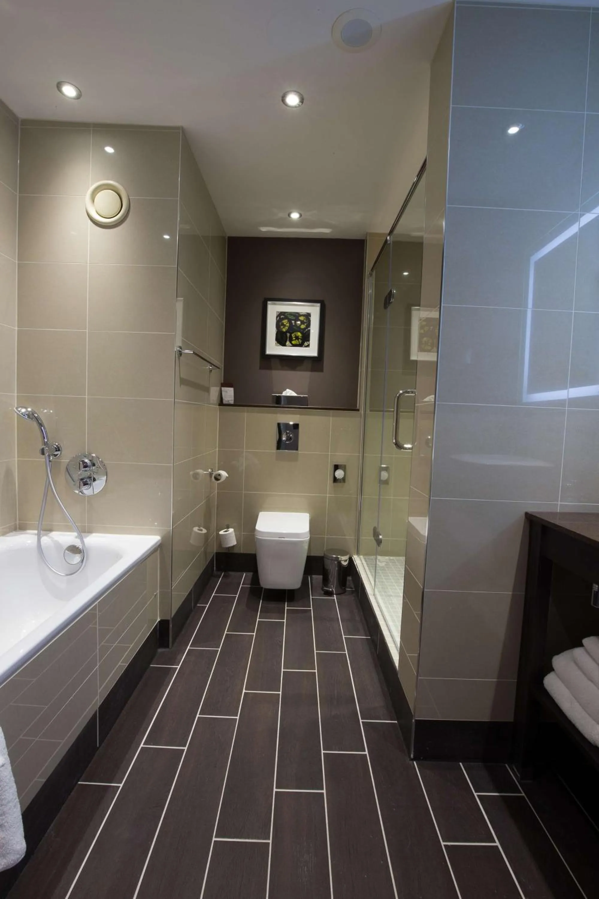 Bathroom in DoubleTree by Hilton Hotel Nottingham - Gateway