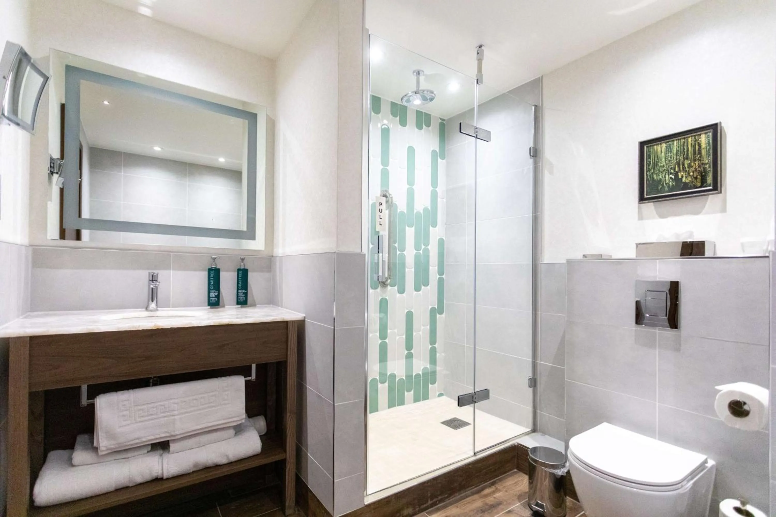 Bathroom in DoubleTree by Hilton Hotel Nottingham - Gateway