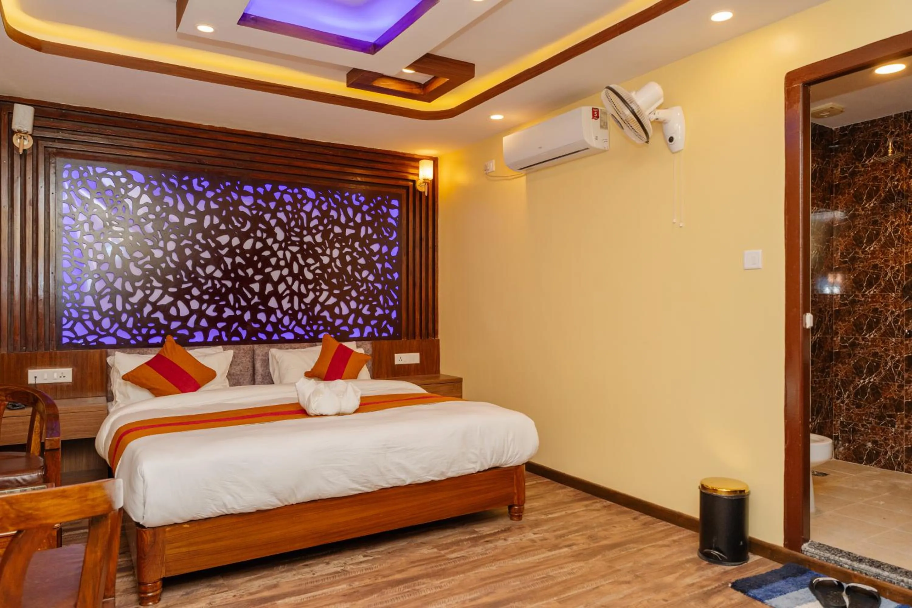 Bedroom, Bed in Hotel Royal Airport