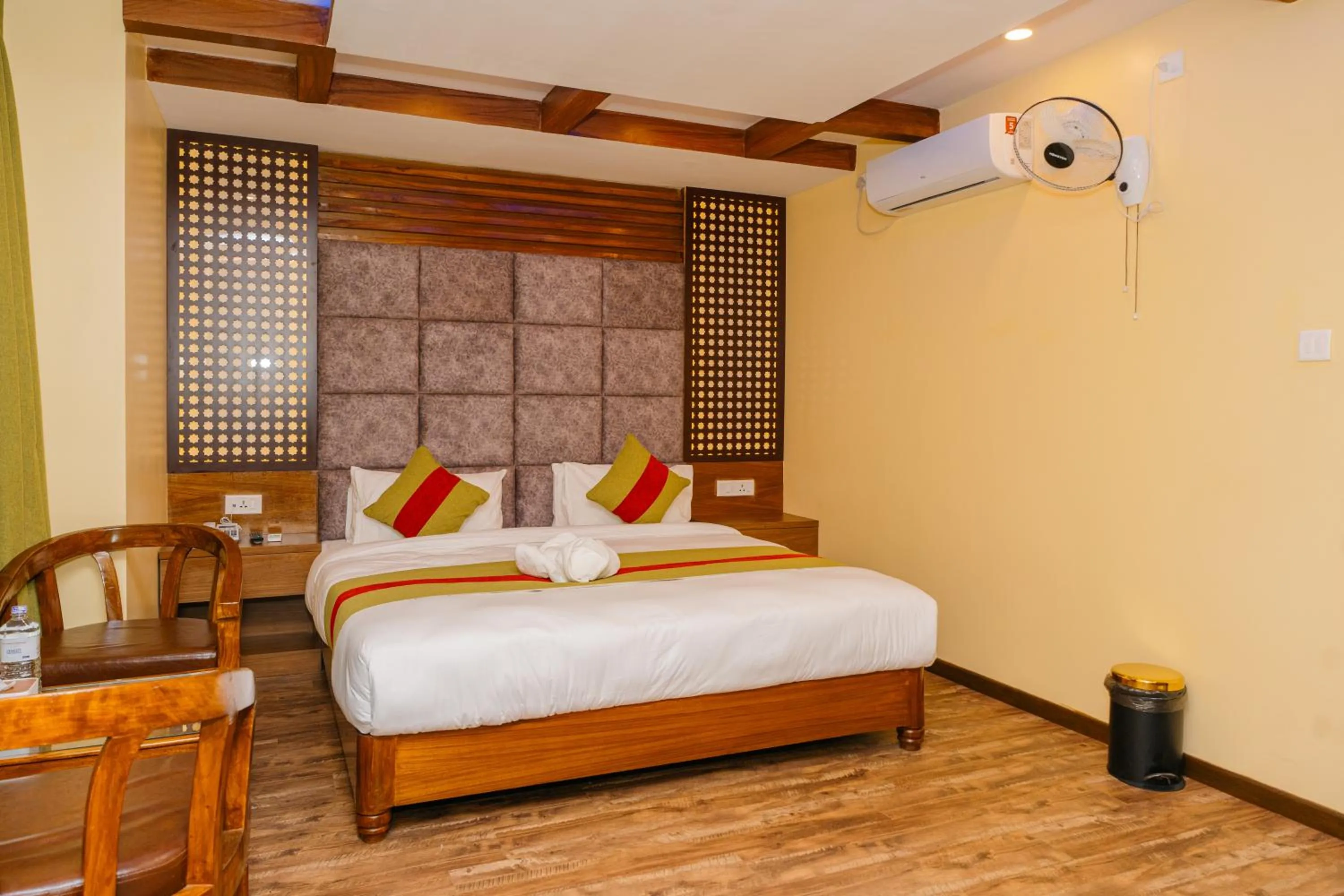 Bedroom, Bed in Hotel Royal Airport