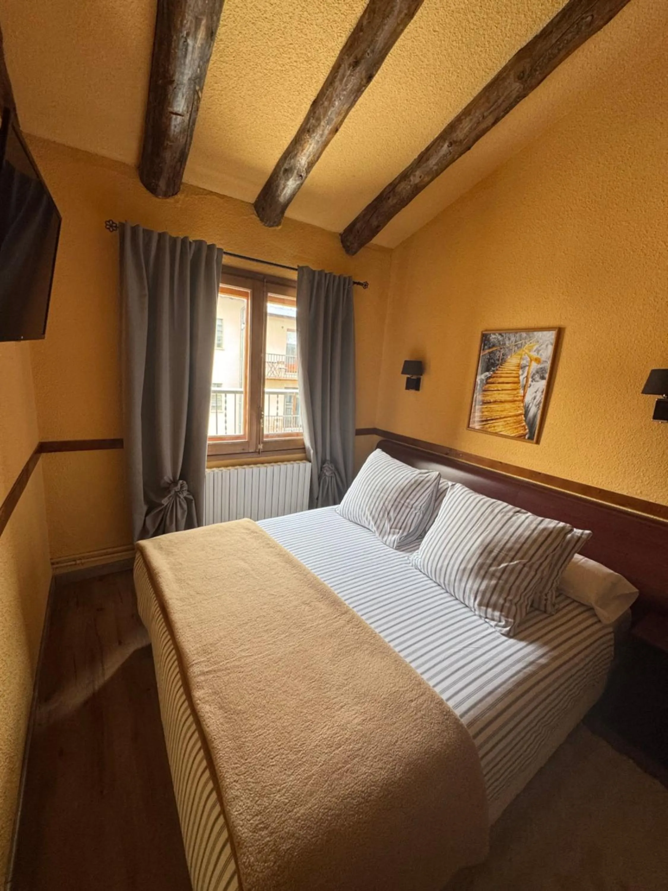 Photo of the whole room, Bed in Hotel Copacabana