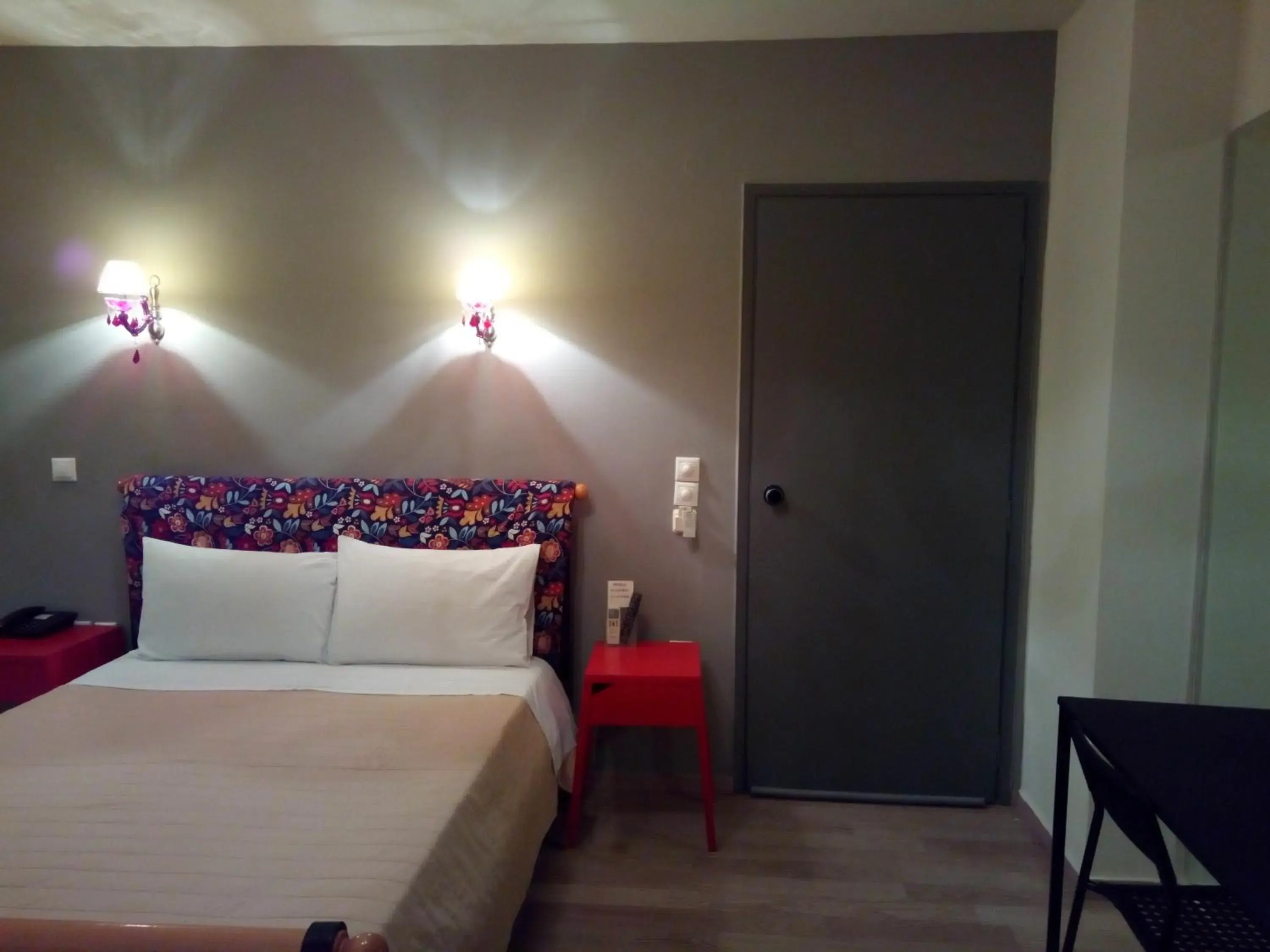 Photo of the whole room, Bed in Zappion Hotel Photo of the whole room, Bed in Zappion Hotel