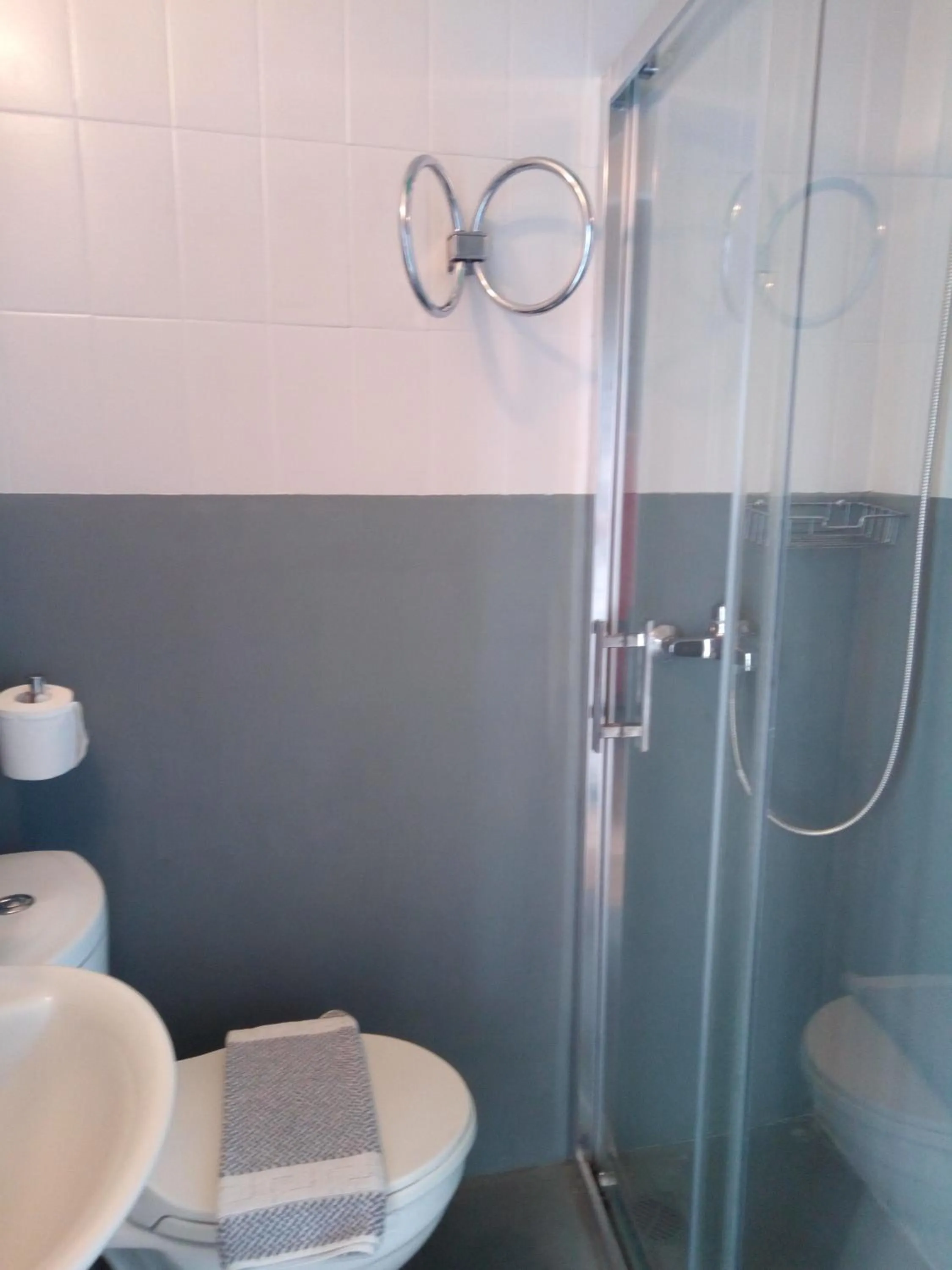 Shower in Zappion Hotel