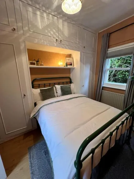 Bedroom, Bed in Kenton Mill Farm