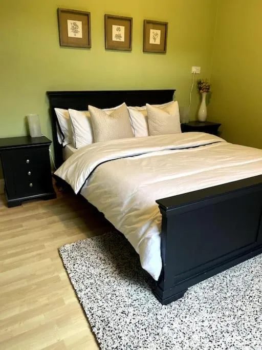 Bedroom, Bed in Kenton Mill Farm