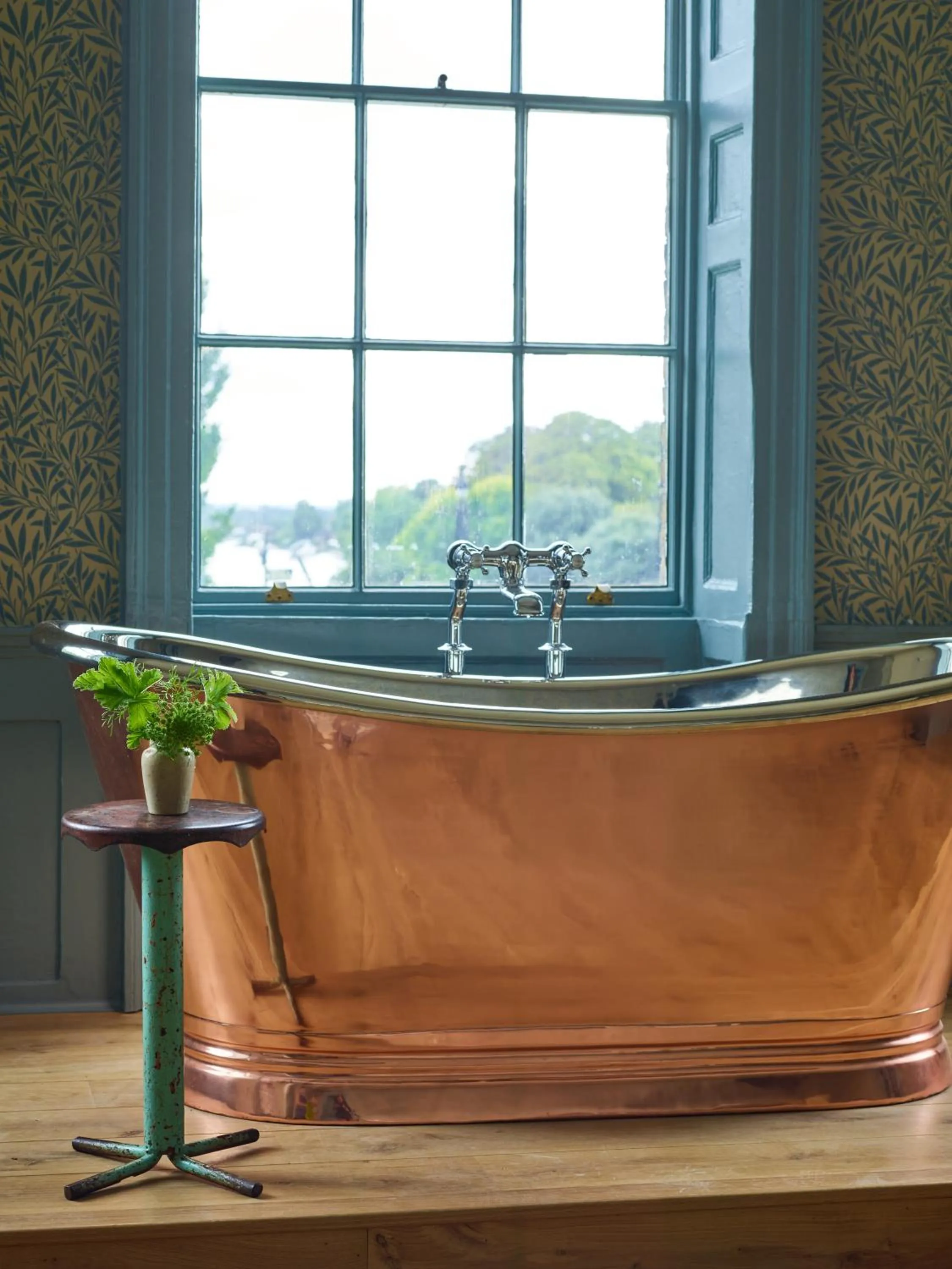Bath in The Mitre, Hampton Court