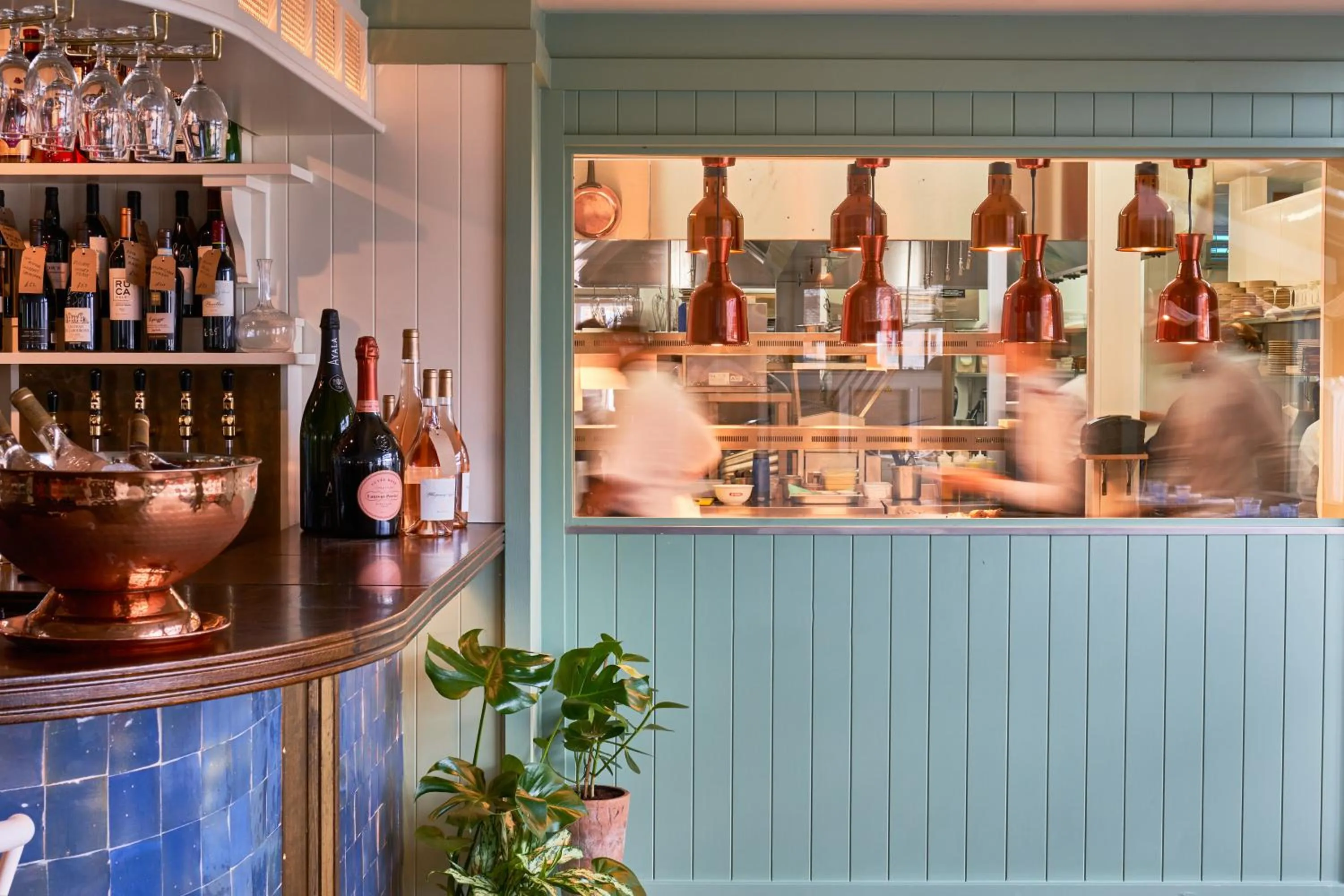 Restaurant/places to eat in The Mitre, Hampton Court