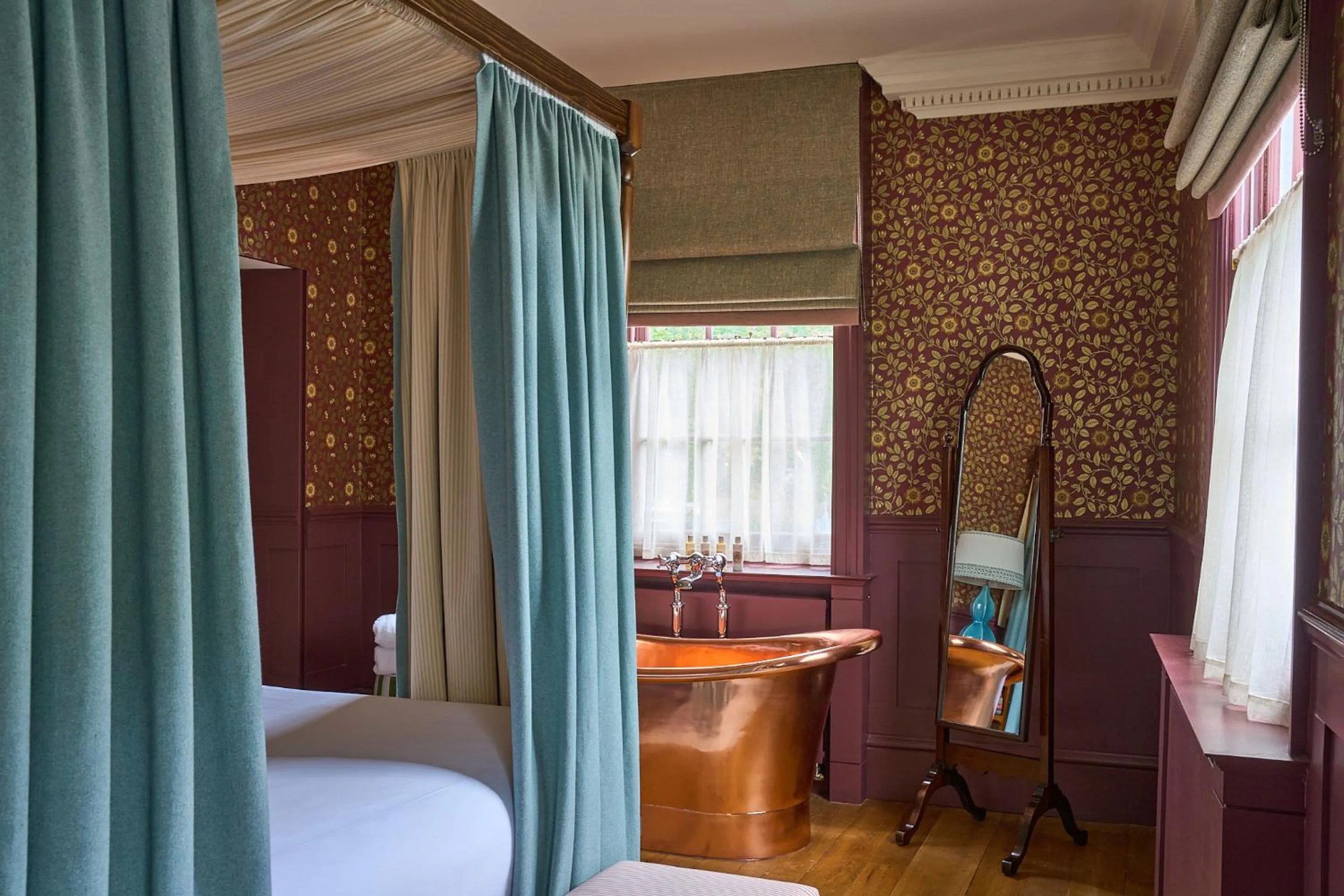 Bed in The Mitre, Hampton Court